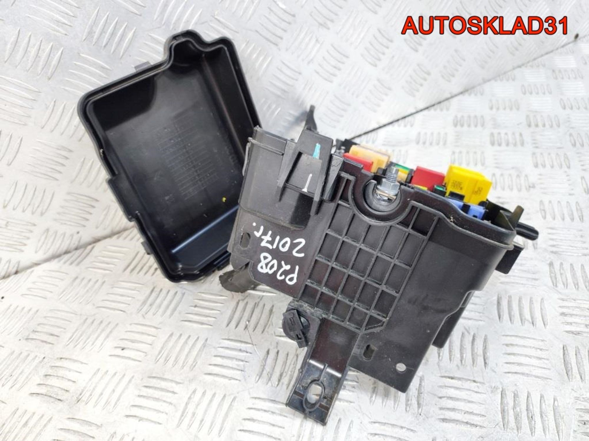 Блок предохранителей Peugeot 208 453394401, 2100 рублей, Дубовое