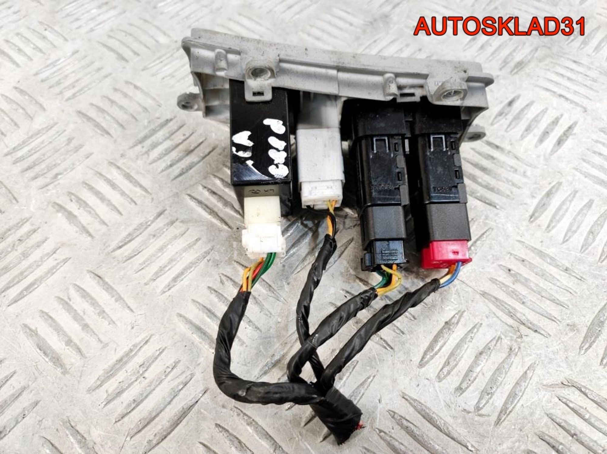 Блок кнопок Kia Ceed 933001H440ED, 2300 рублей, Дубовое