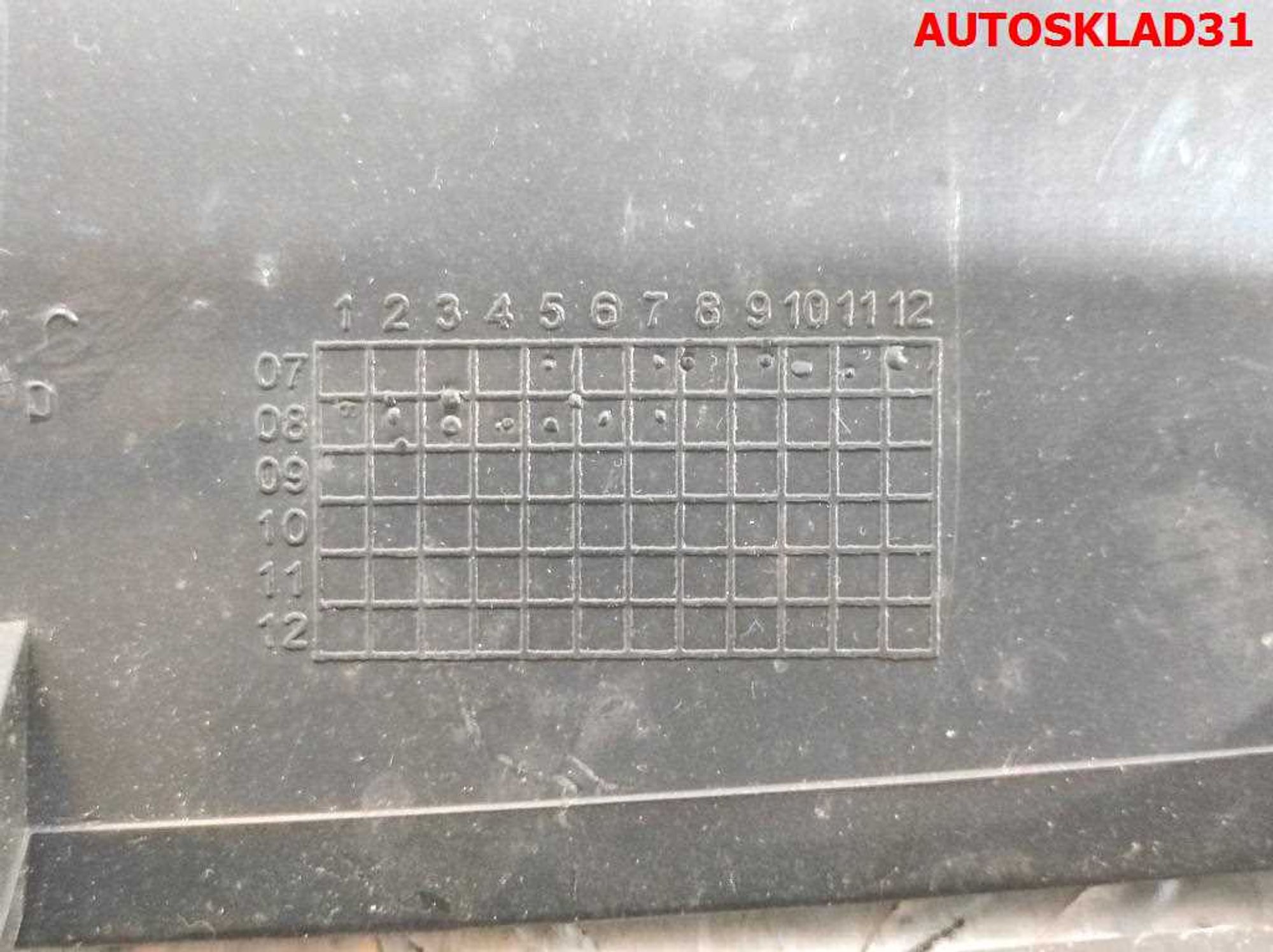 Решетка радиатора Ford Focus 2 8M518200BD, 2000 рублей, Дубовое