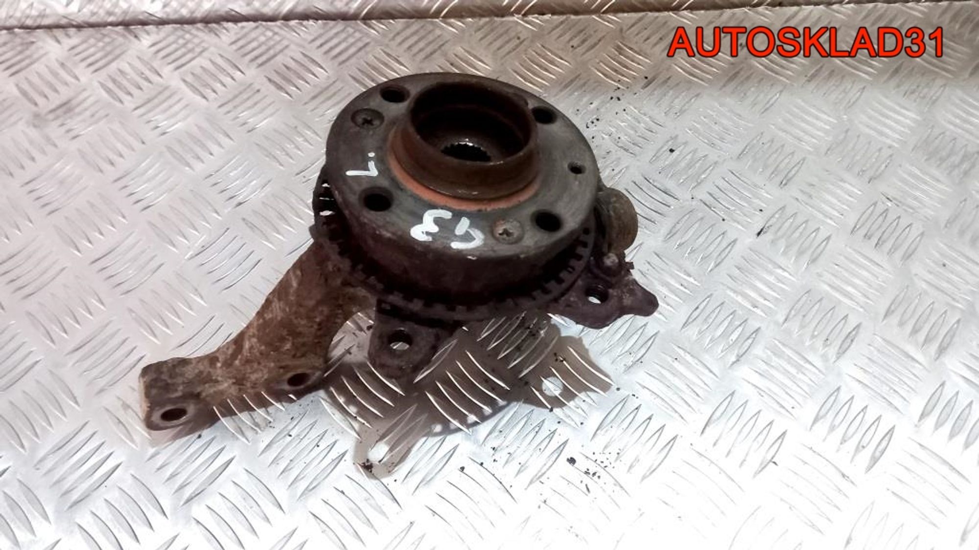 Кулак поворотный передний левый VW Golf 3 357407255C, 3000 рублей, Дубовое
