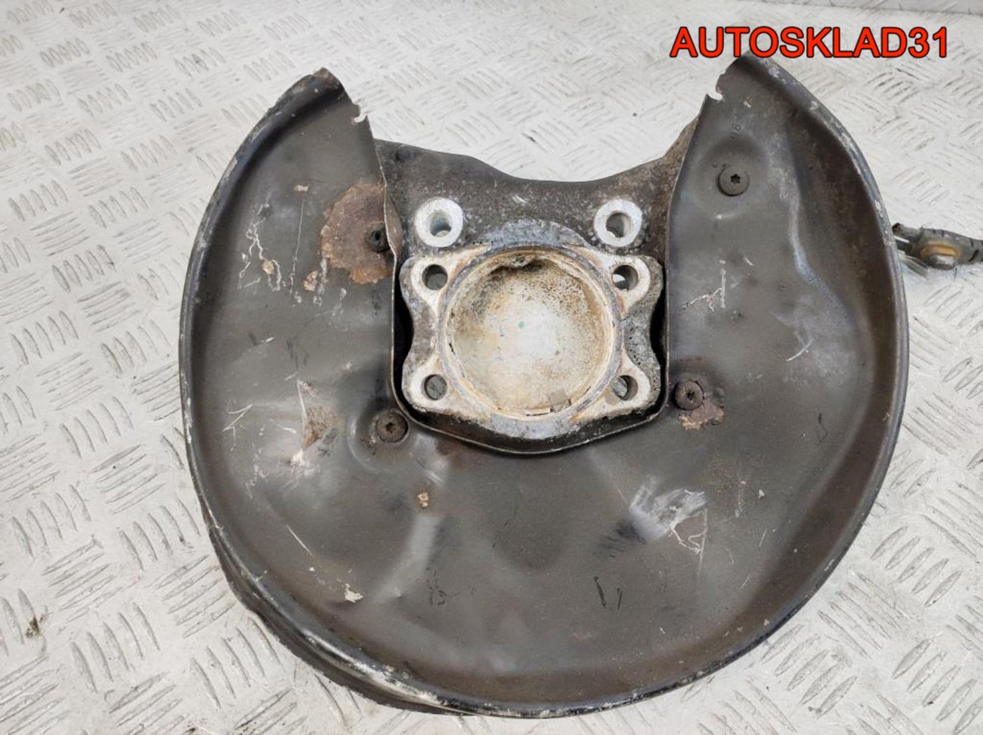 Кулак поворотный задний правый Audi A6 C6 2WD Combi, 1000 рублей, Дубовое