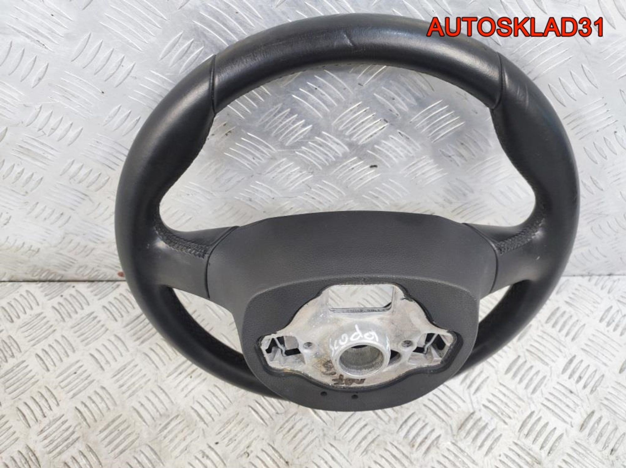 Рулевое колесо Кожа Skoda Roomster 5J0419091AE, 9800 рублей, Дубовое