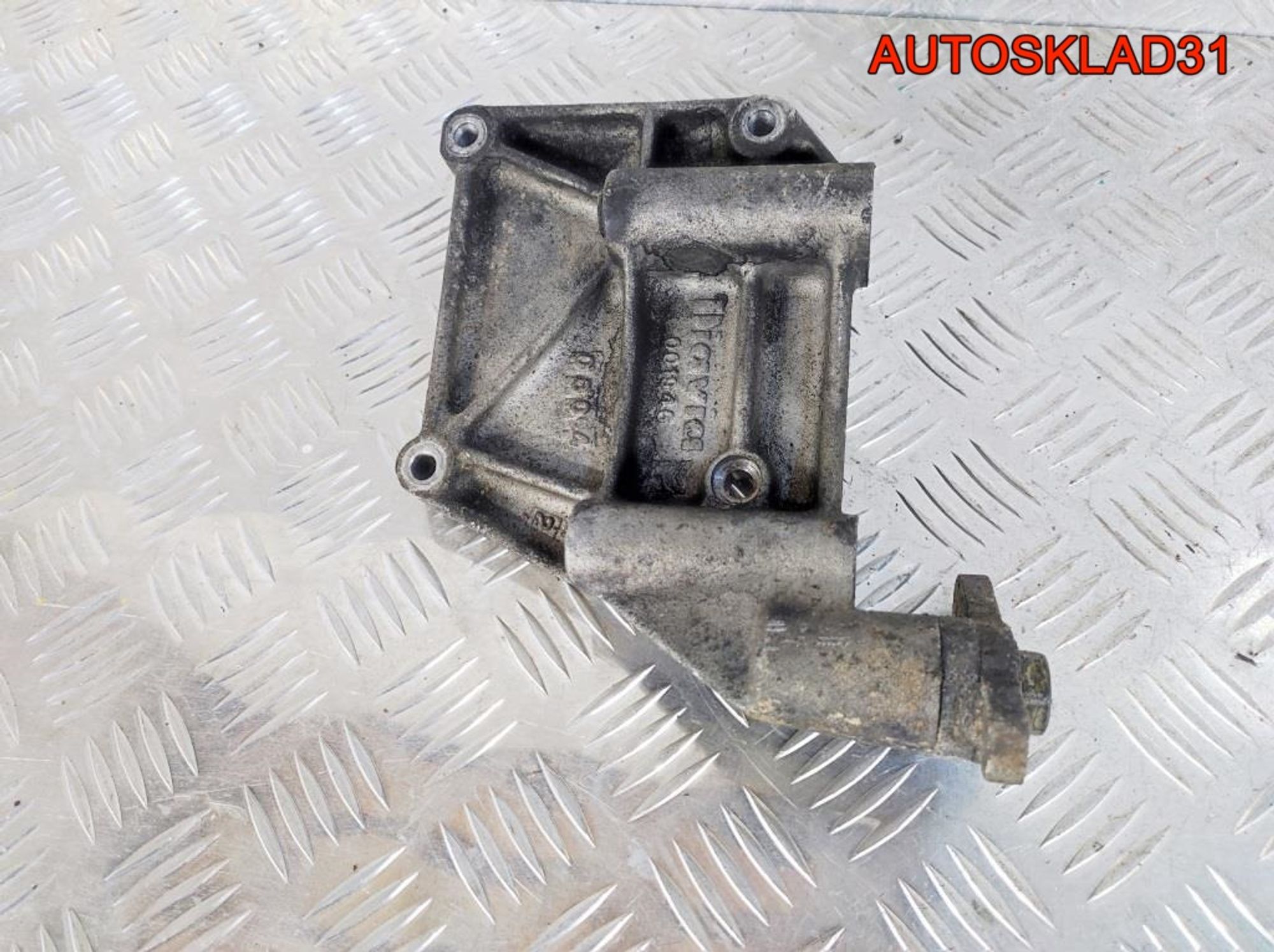 Кронштейн двигателя VW Passat B5 1,9 AFN Дизель, 900 рублей, Дубовое