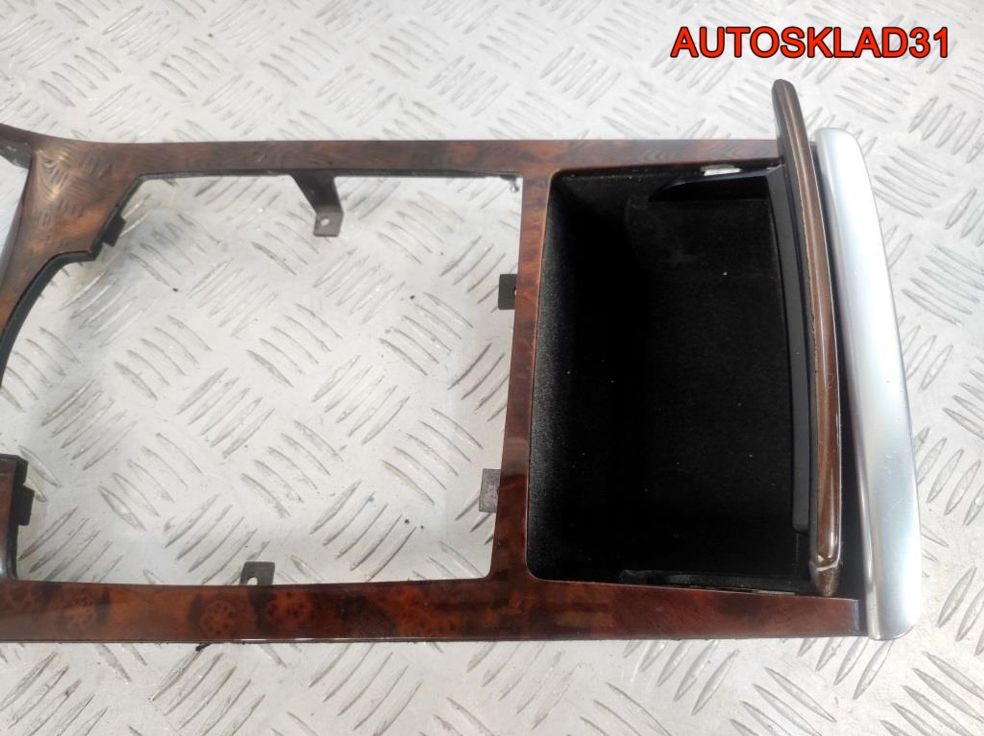 Накладка декоративная Audi A8 4E 4E0863916, 2500 рублей, Дубовое