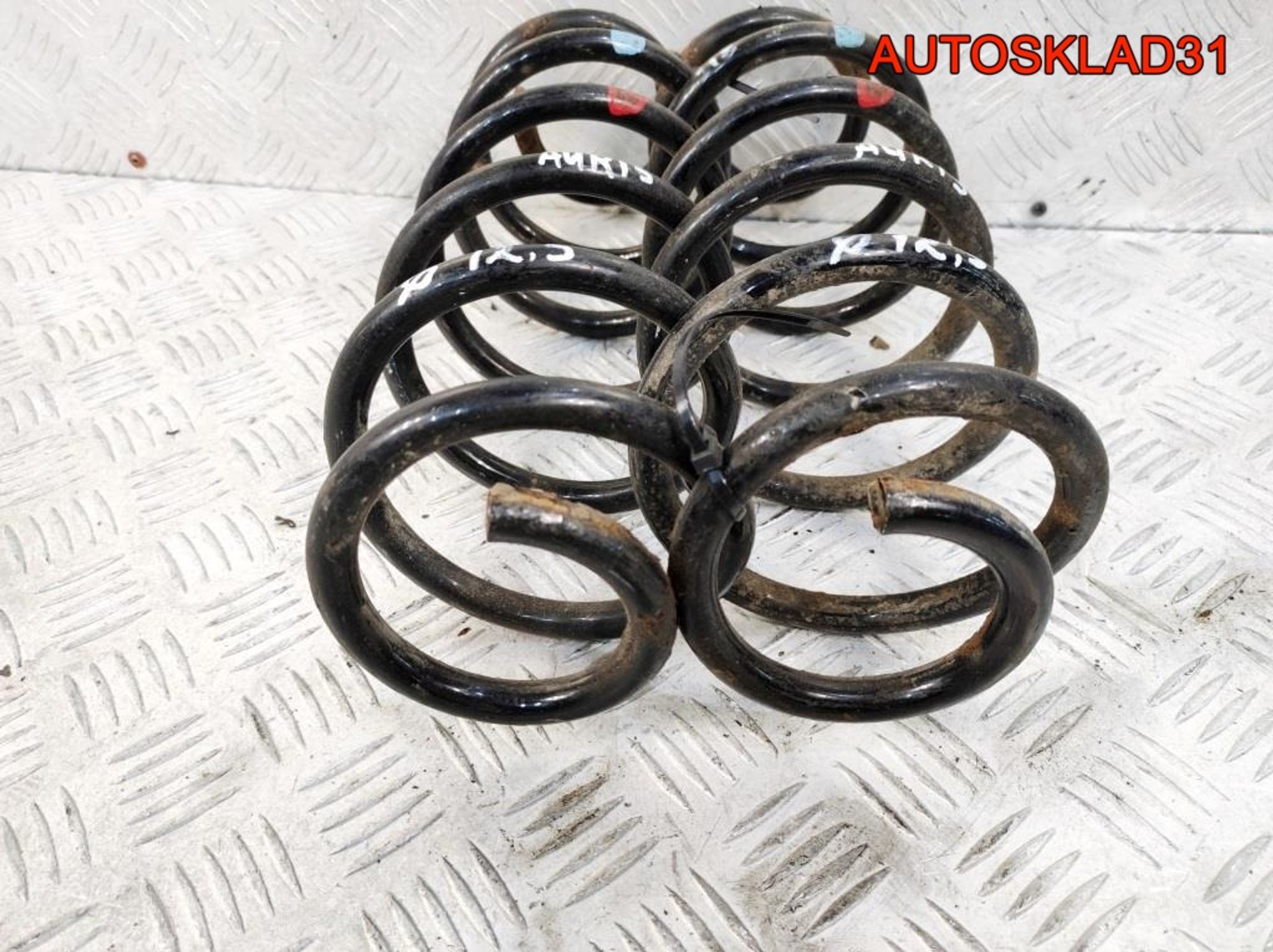 Пружина задняя Toyota Auris E15 4823112A50, 2500 рублей, Дубовое