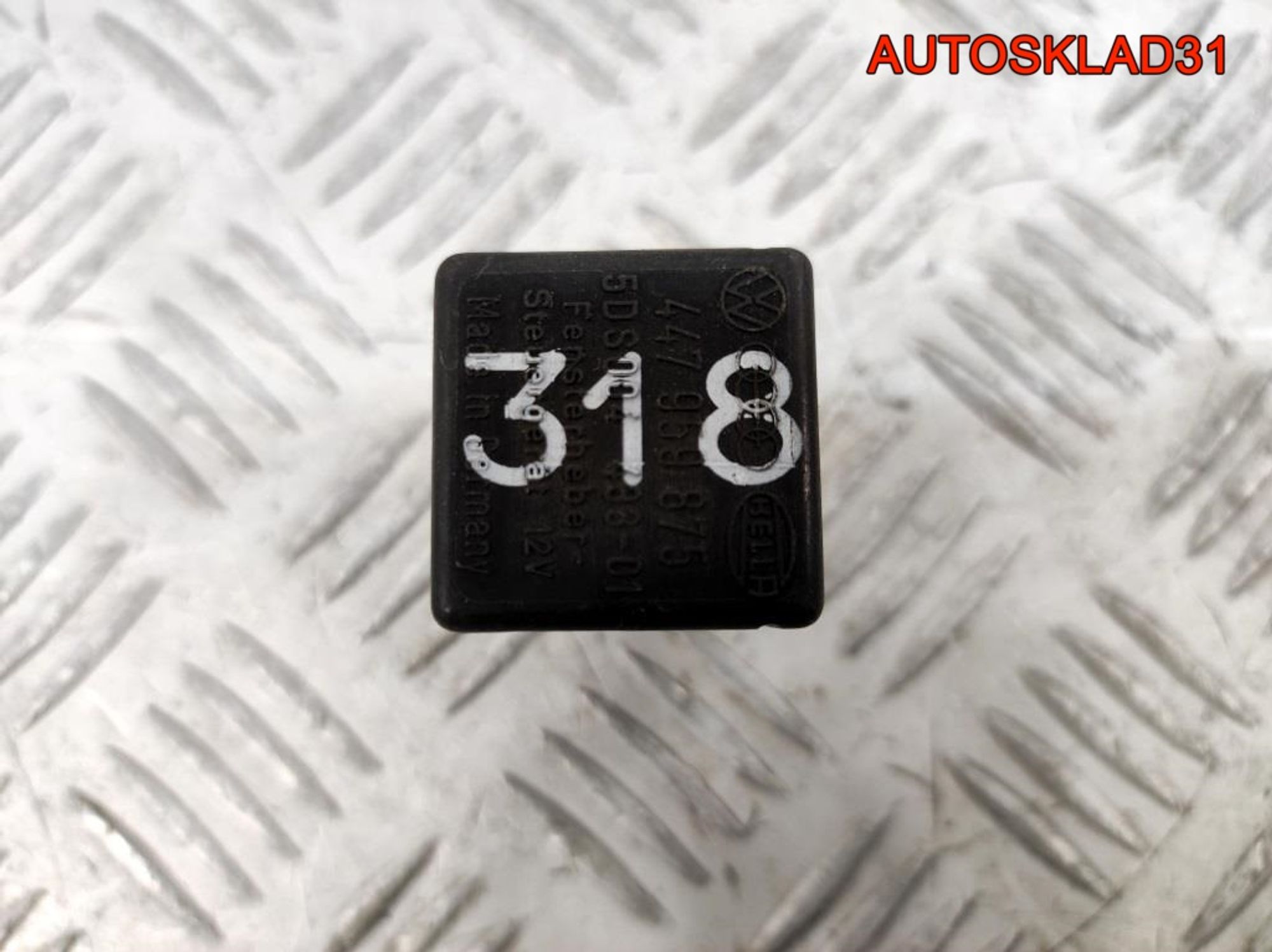 Реле люка №318 Audi A6 C4 447959875, 700 рублей, Дубовое