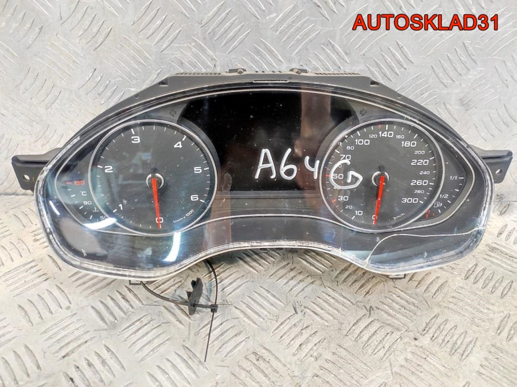 Панель приборов Audi A6 C7 3.0 CDU Дизель 4G8920932M, 15000 рублей, Дубовое