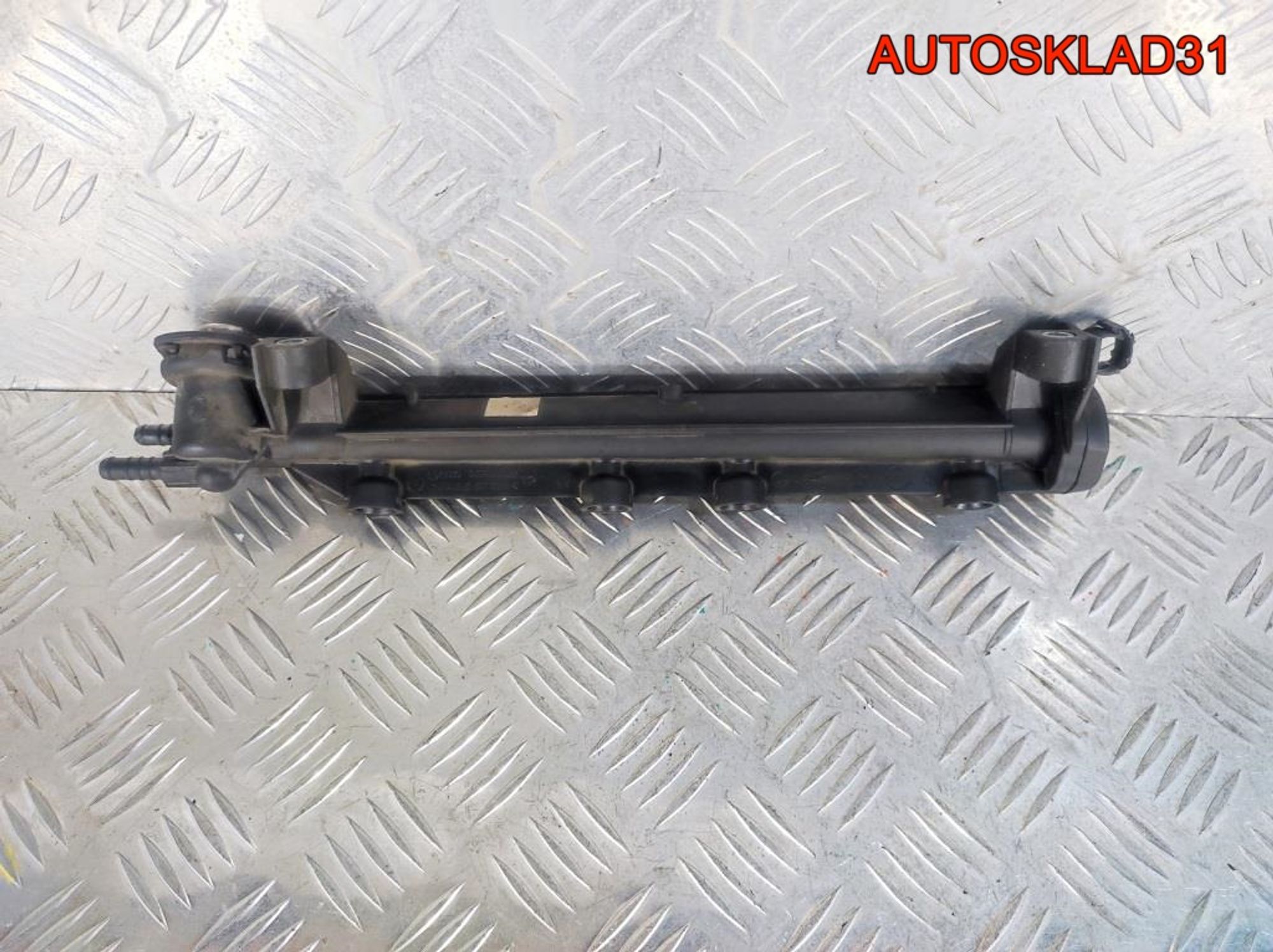 Рейка топливная Volkswagen Golf 4 AKL 06A133317A, 2500 рублей, Дубовое
