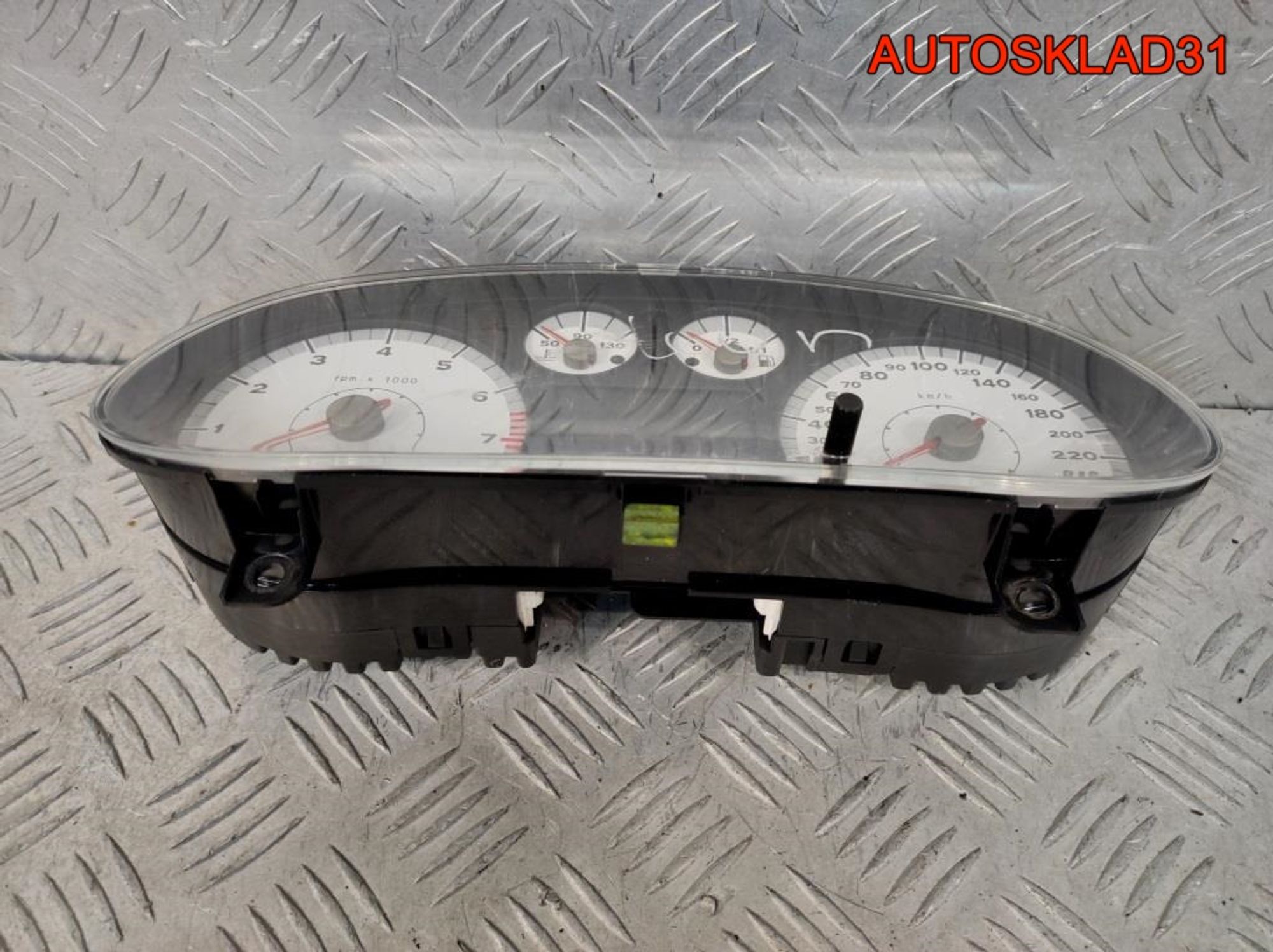 Панель приборов SEAT Leon 1M0920822G Бензин, 13500 рублей, Дубовое