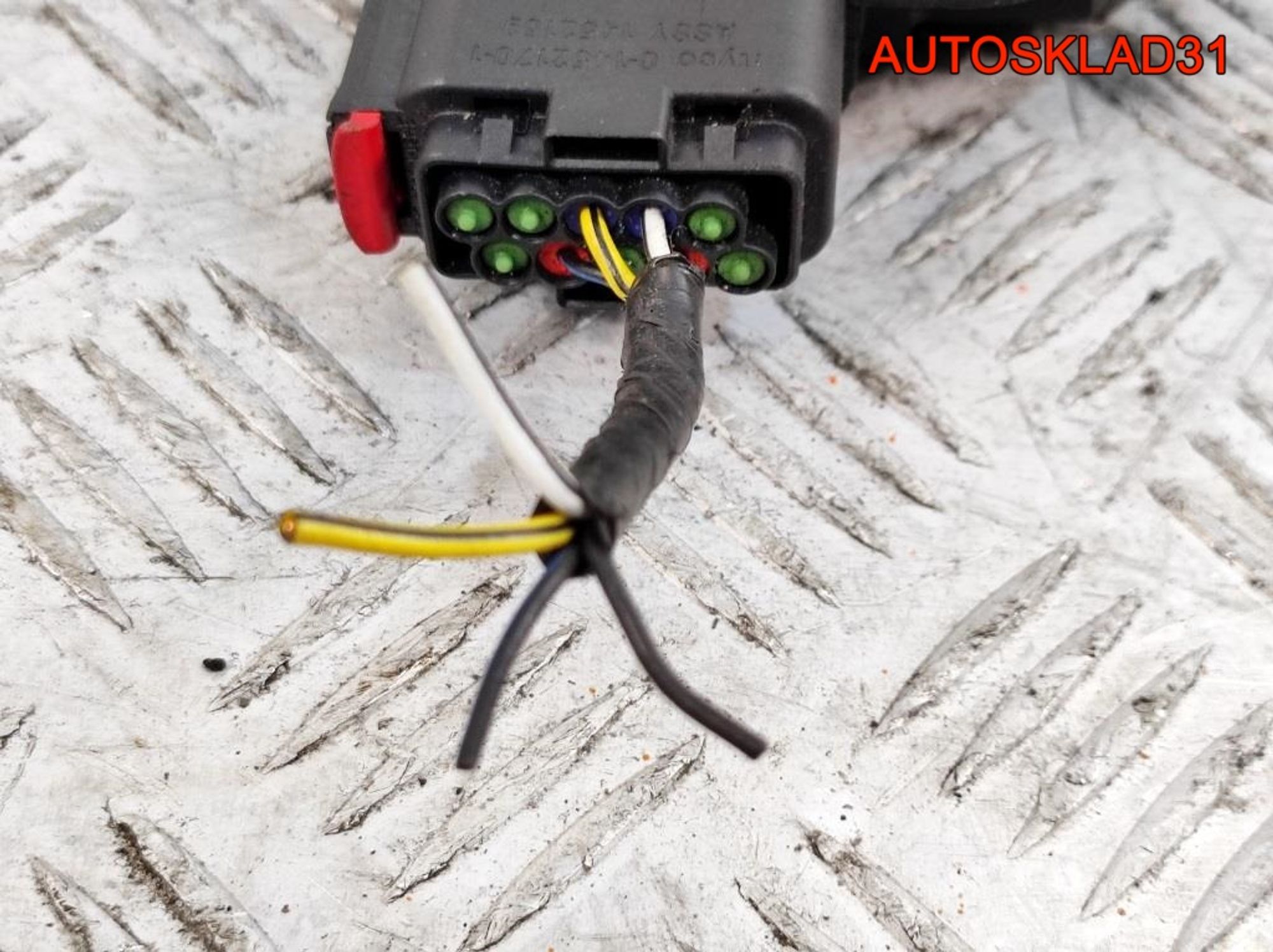 Замок двери передней правой Mazda 3 BK 3N6AA12812DF, 3500 рублей, Дубовое