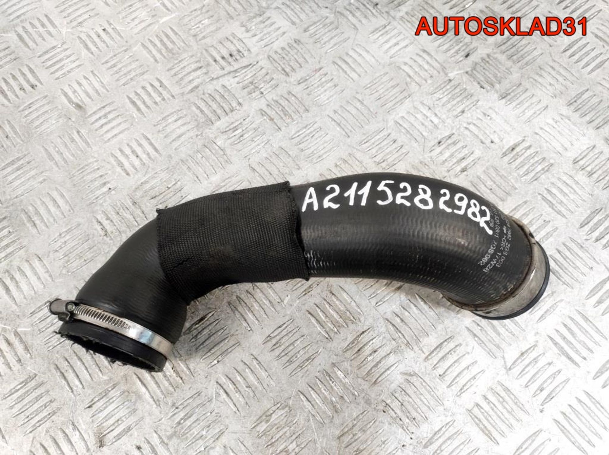 Патрубок интеркулера левый Mercedes Benz W211 A2115282982, 2000 рублей, Дубовое