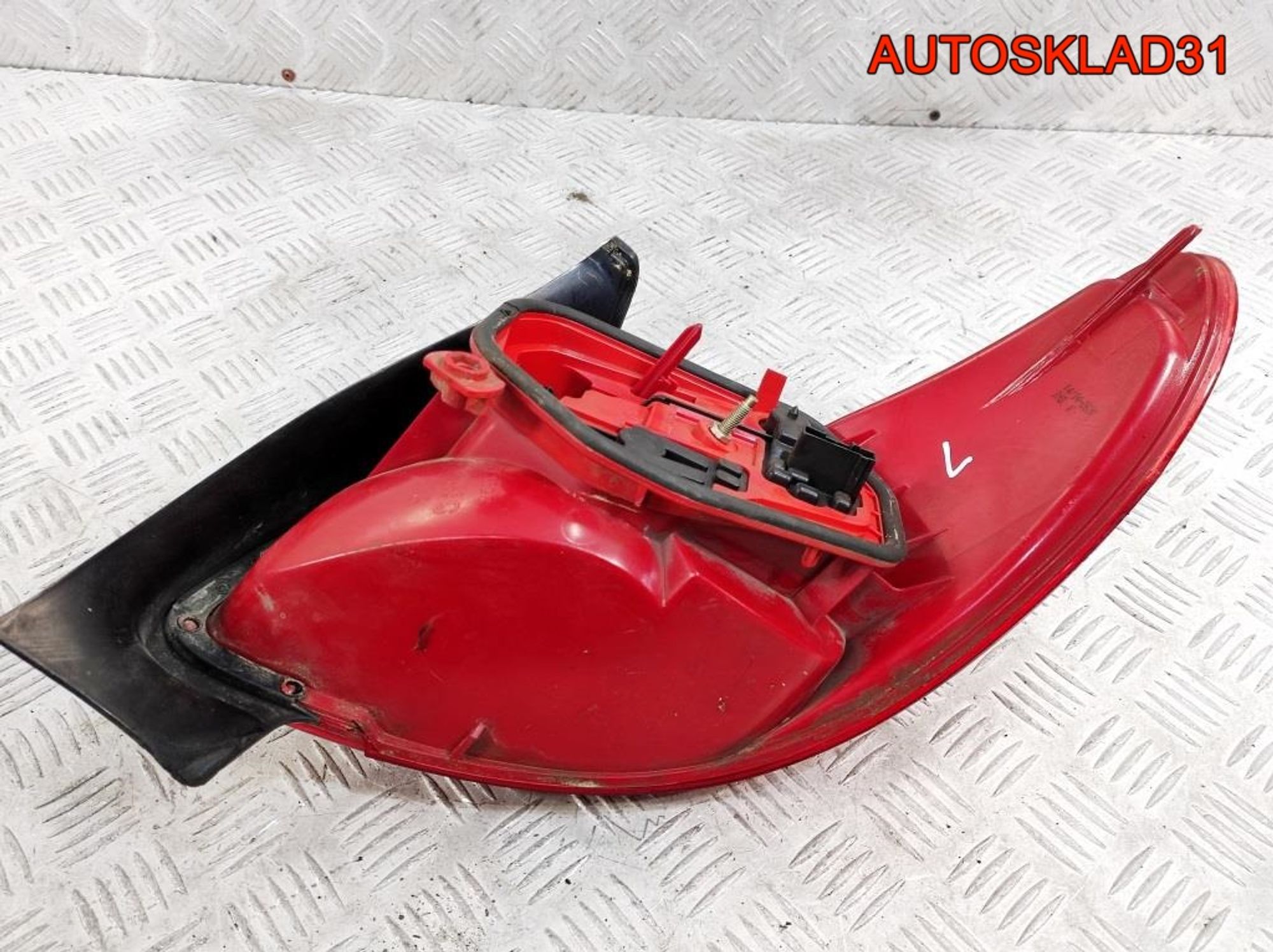 Фонарь задний левый Peugeot 206 6350S0 Хетчбэк, 4500 рублей, Дубовое