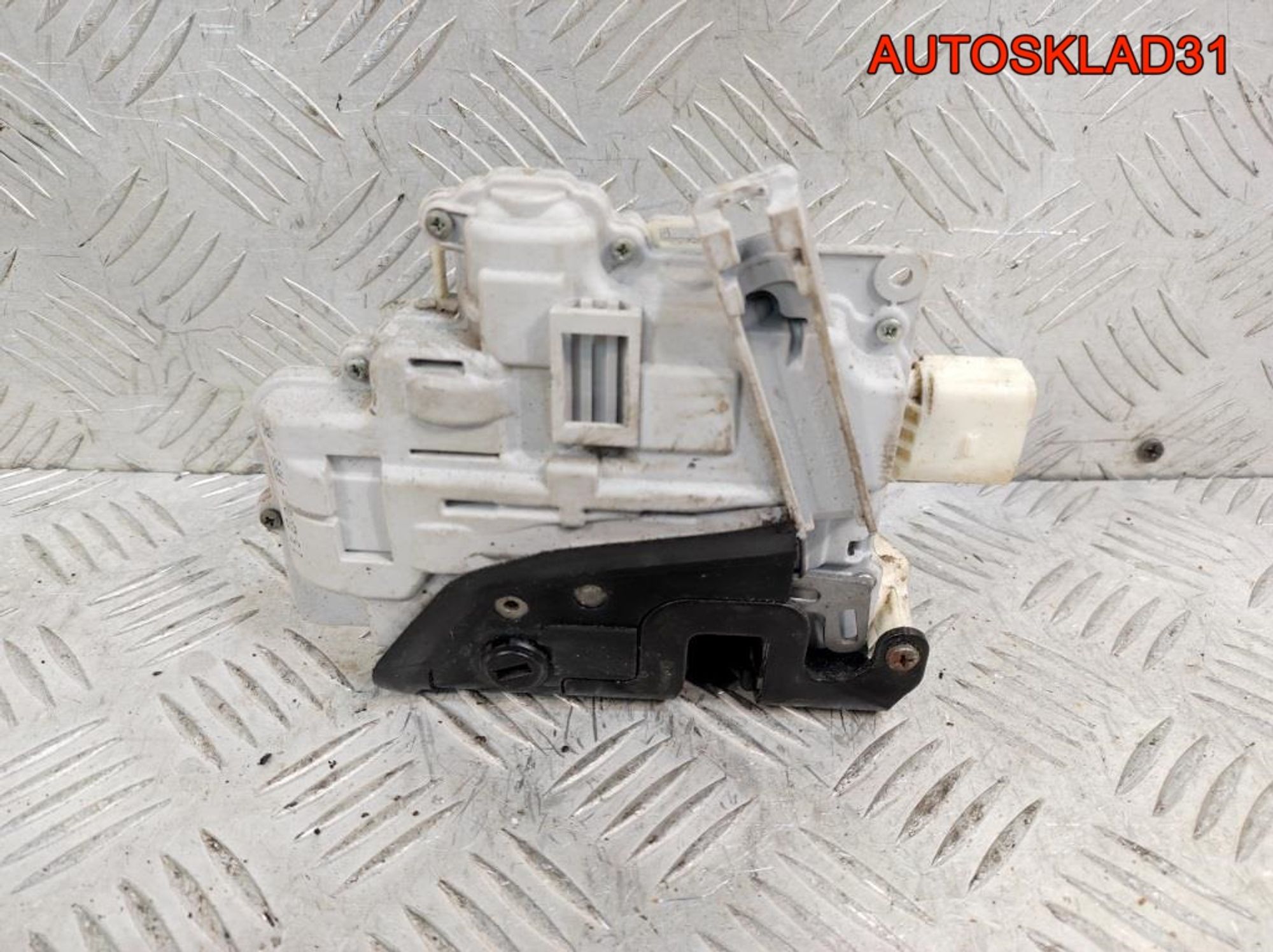 Замок двери задней левой Audi A6 C6 4F0839015, 2300 рублей, Дубовое