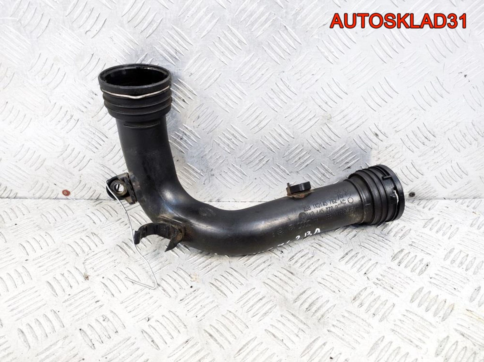 Патрубок интеркулера VW Passat B6 1K0145762BA, 1700 рублей, Дубовое