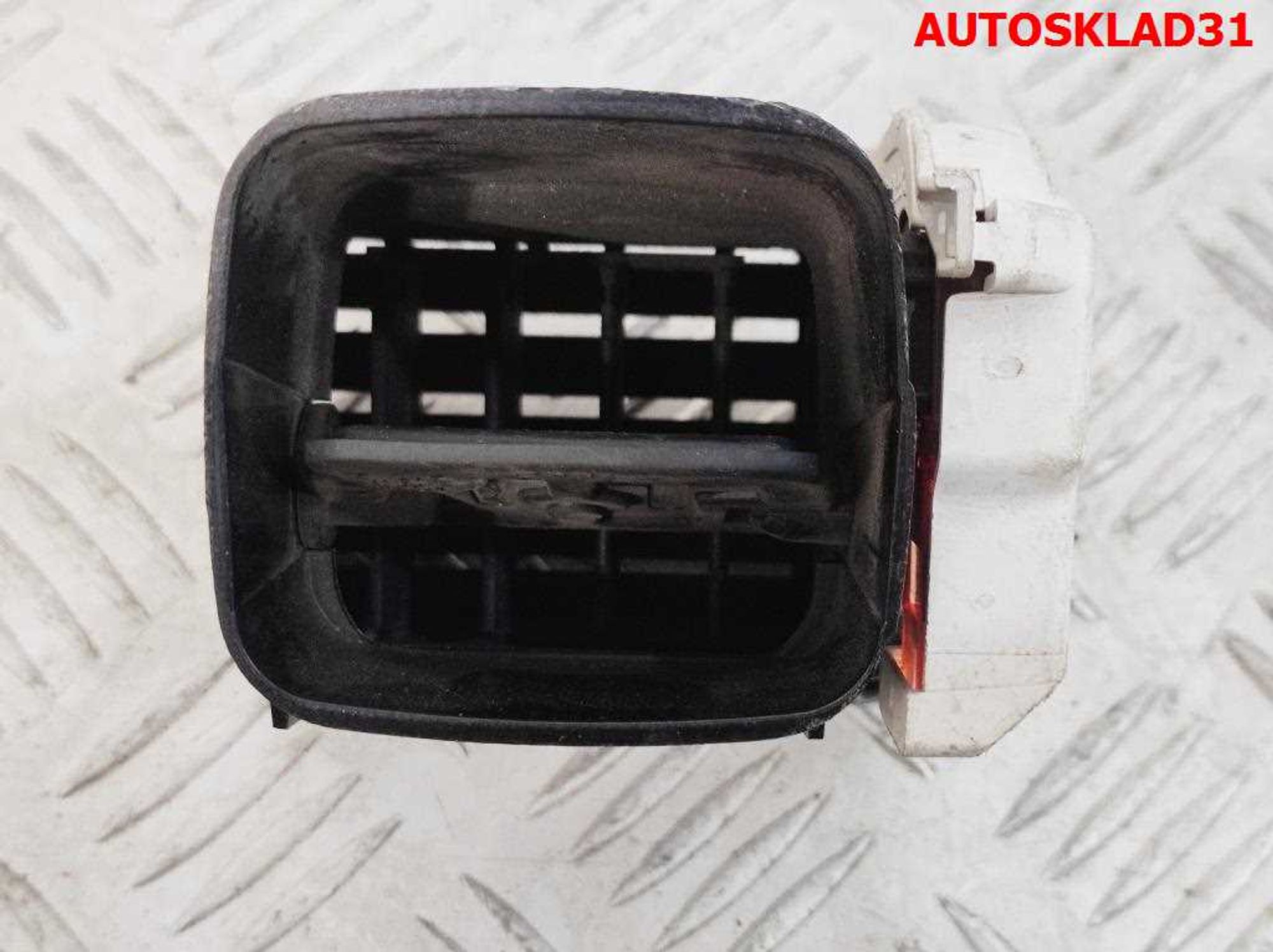 Дефлектор воздушный левый VW Passat B5 3B0819703A, 1000 рублей, Дубовое