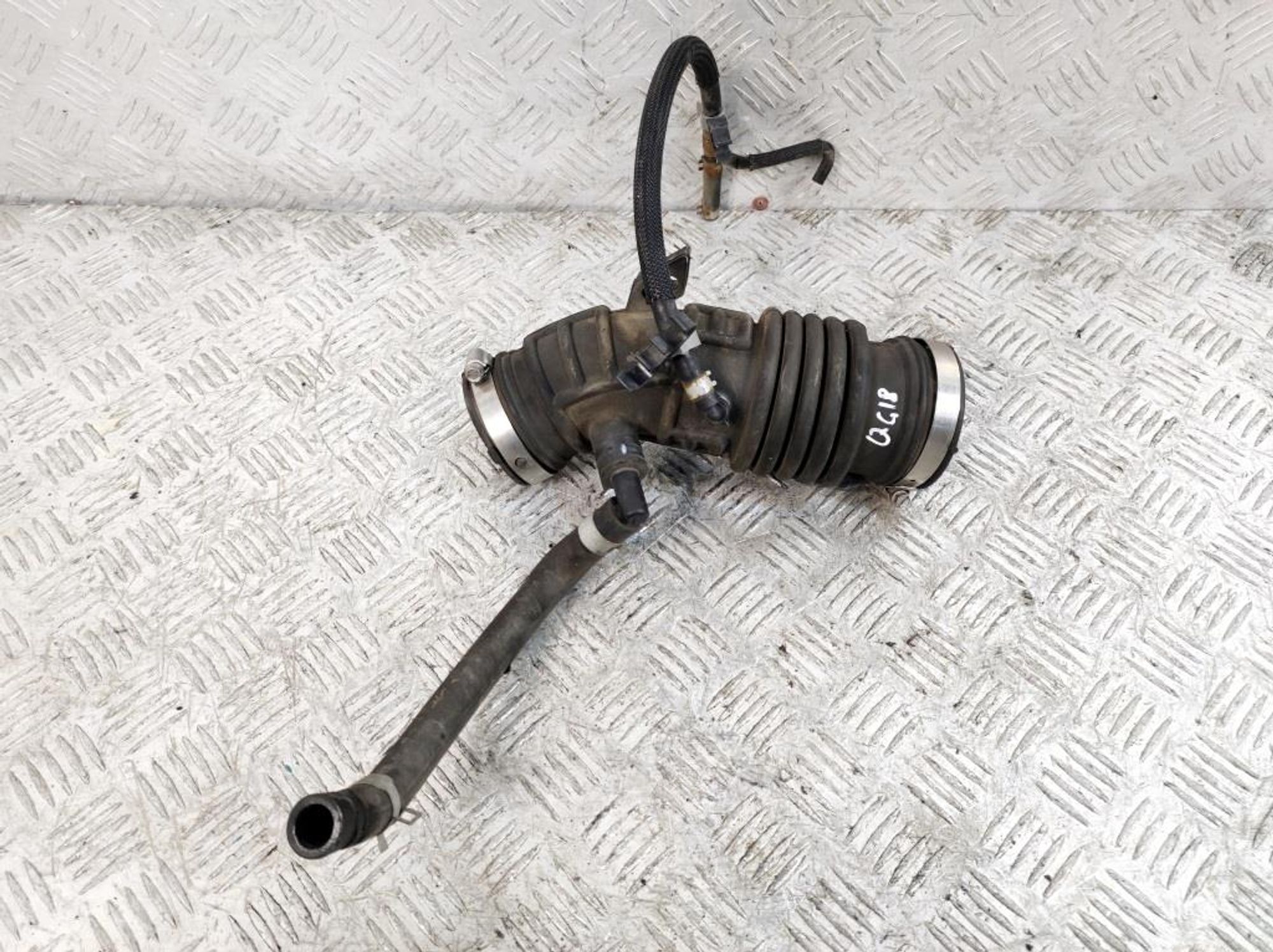 Патрубок воздушного фильтра Nissan Almera N16 1,8 QG18 Бензин, 2000 рублей, Дубовое