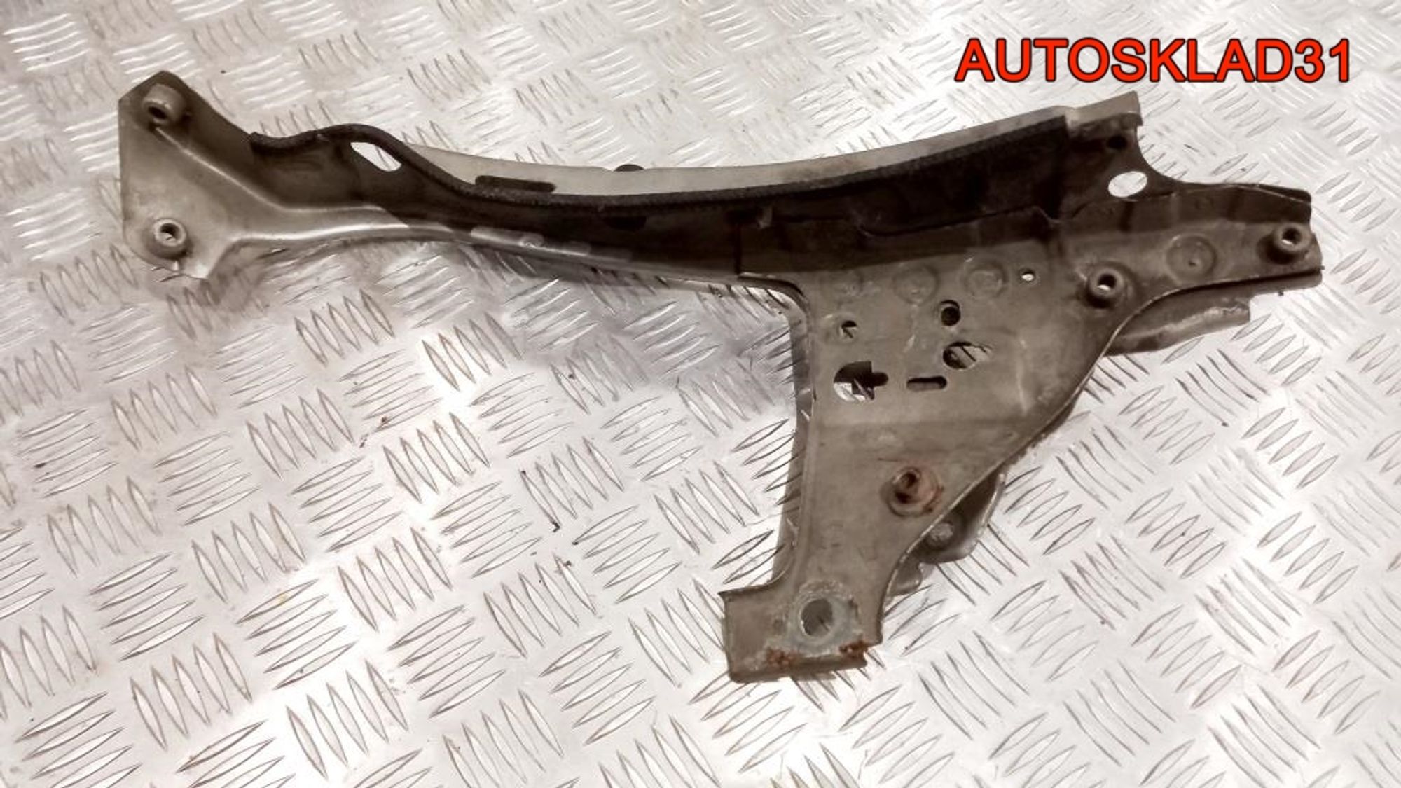 Кронштейн фары левый Opel Astra H 13237140, 1800 рублей, Дубовое