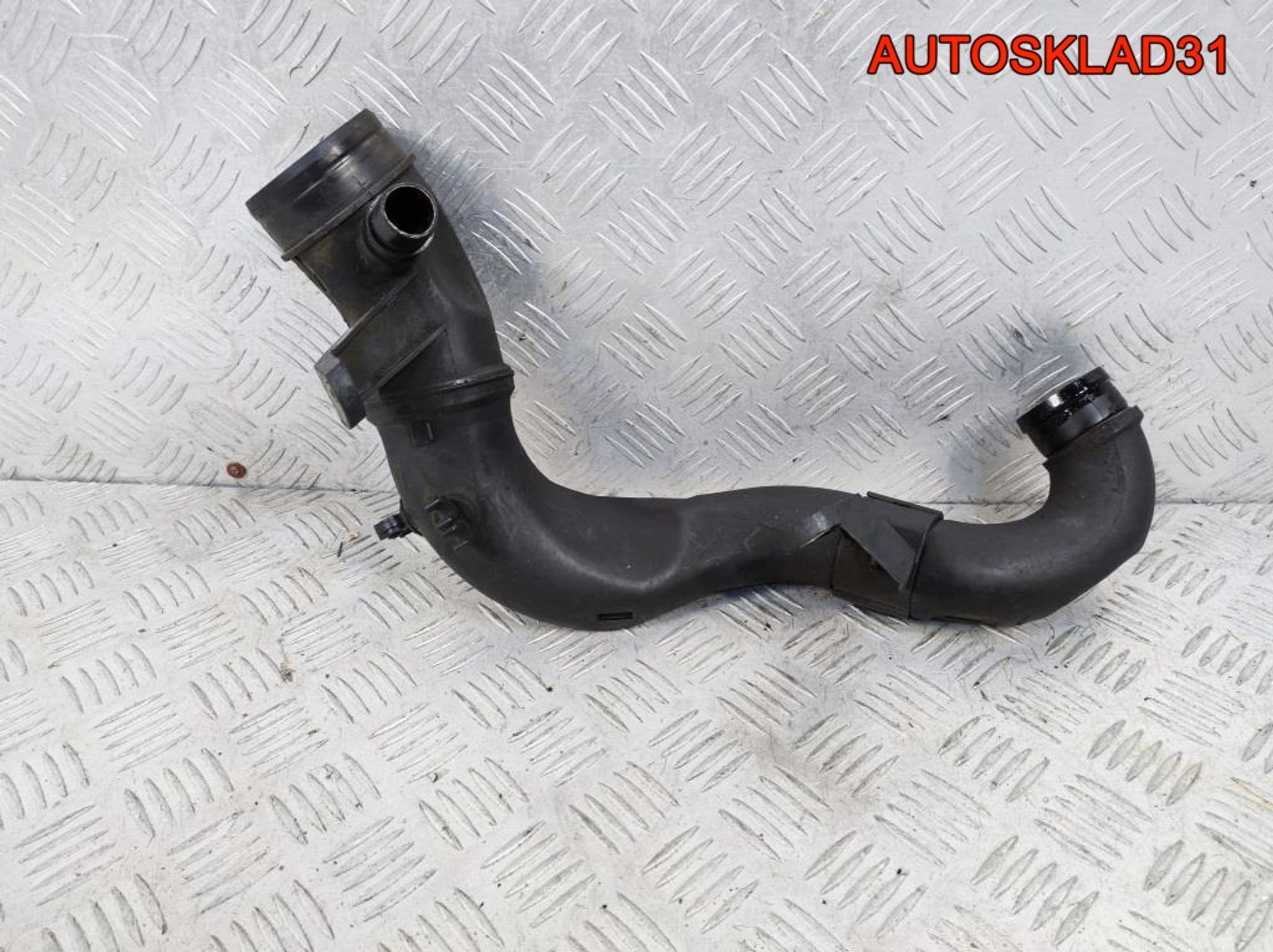 Патрубок воздушного фильтра VW Golf Mk4 1J0129654L, 1700 рублей, Дубовое