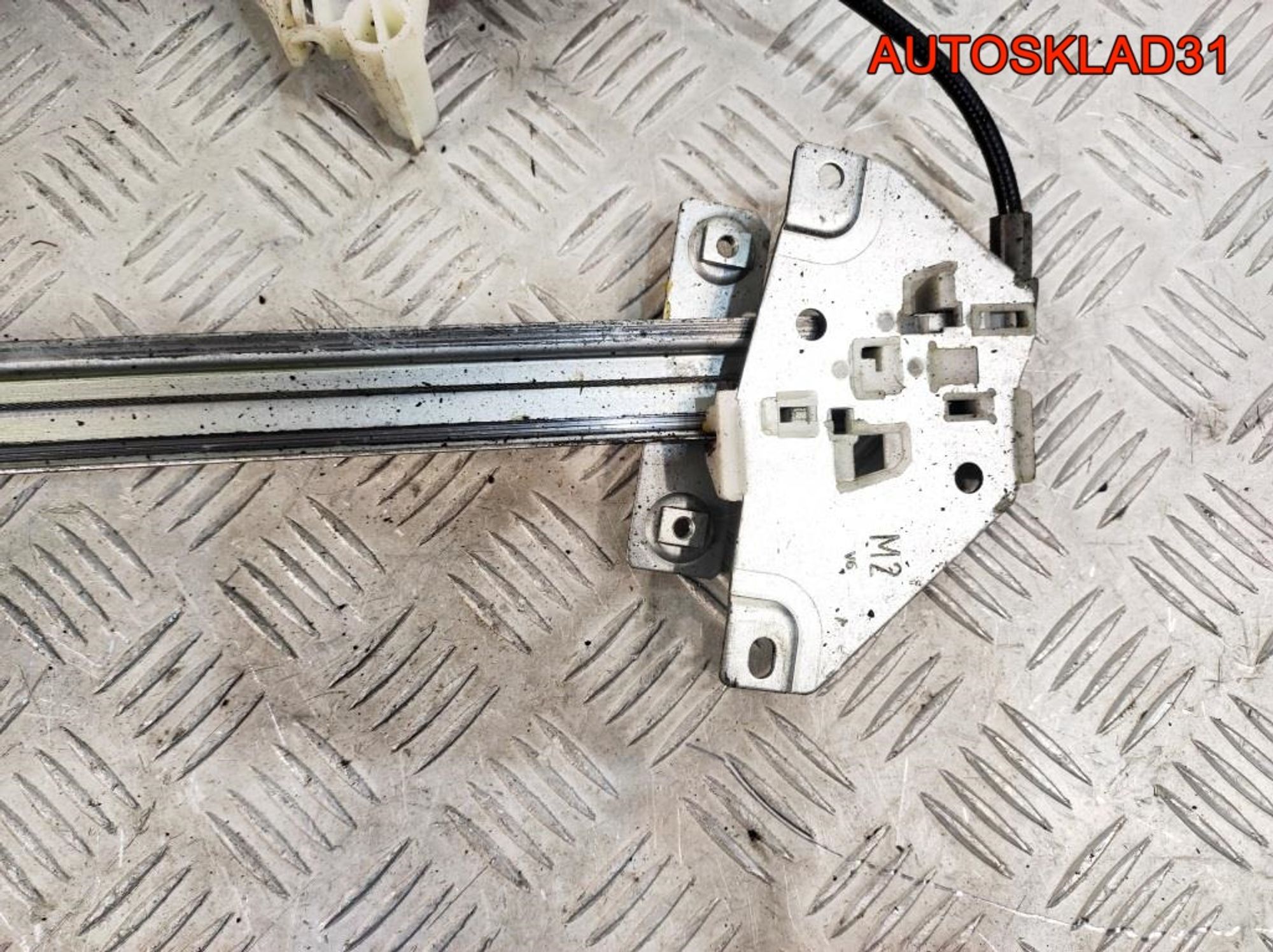 Стеклоподъемник перед правый Mitsubishi Carisma DA, 2300 рублей, Дубовое