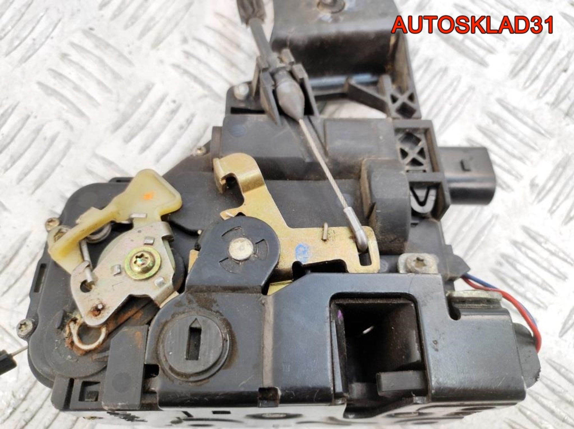 Замок двери задний левый VW Passat B5 3B0837867, 3500 рублей, Дубовое