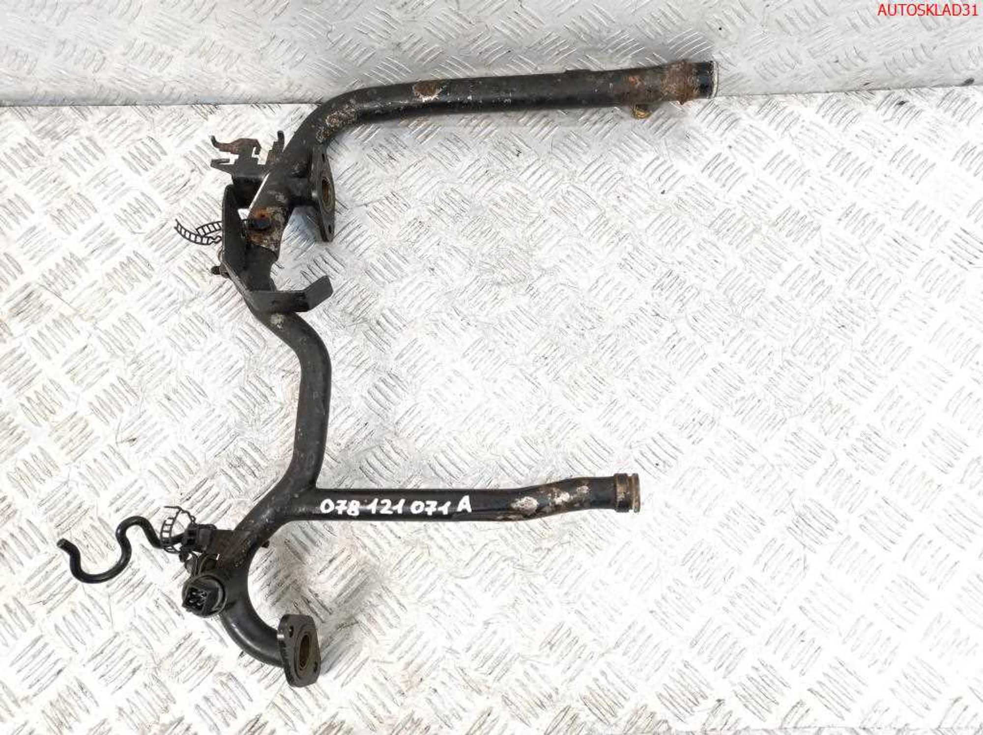 Трубка охлаждающей жидкости Audi A4 B5 078121071AL, 2500 рублей, Дубовое