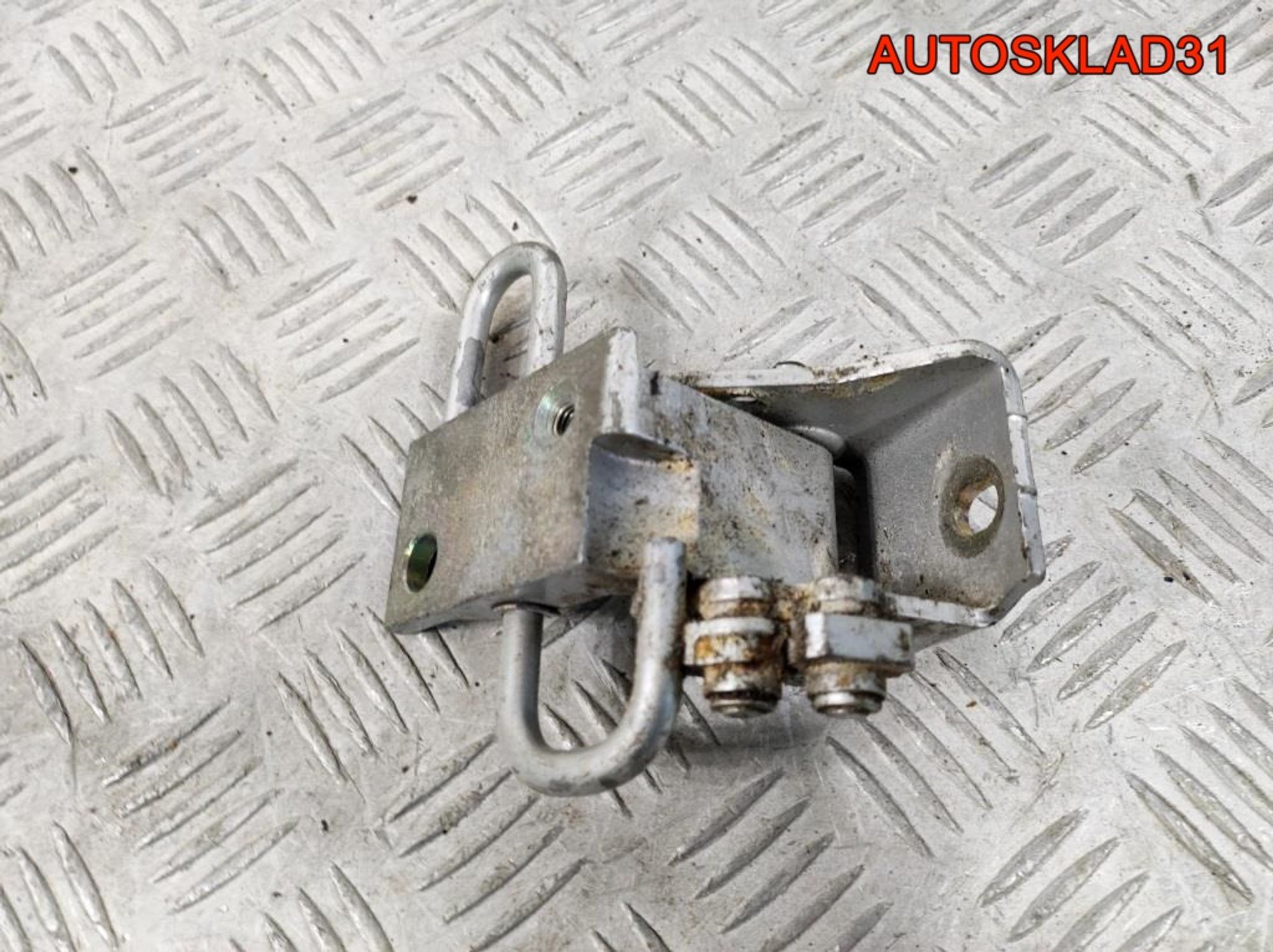 Петля двери задняя правая нижняя Volkswagen Golf 4, 900 рублей, Дубовое