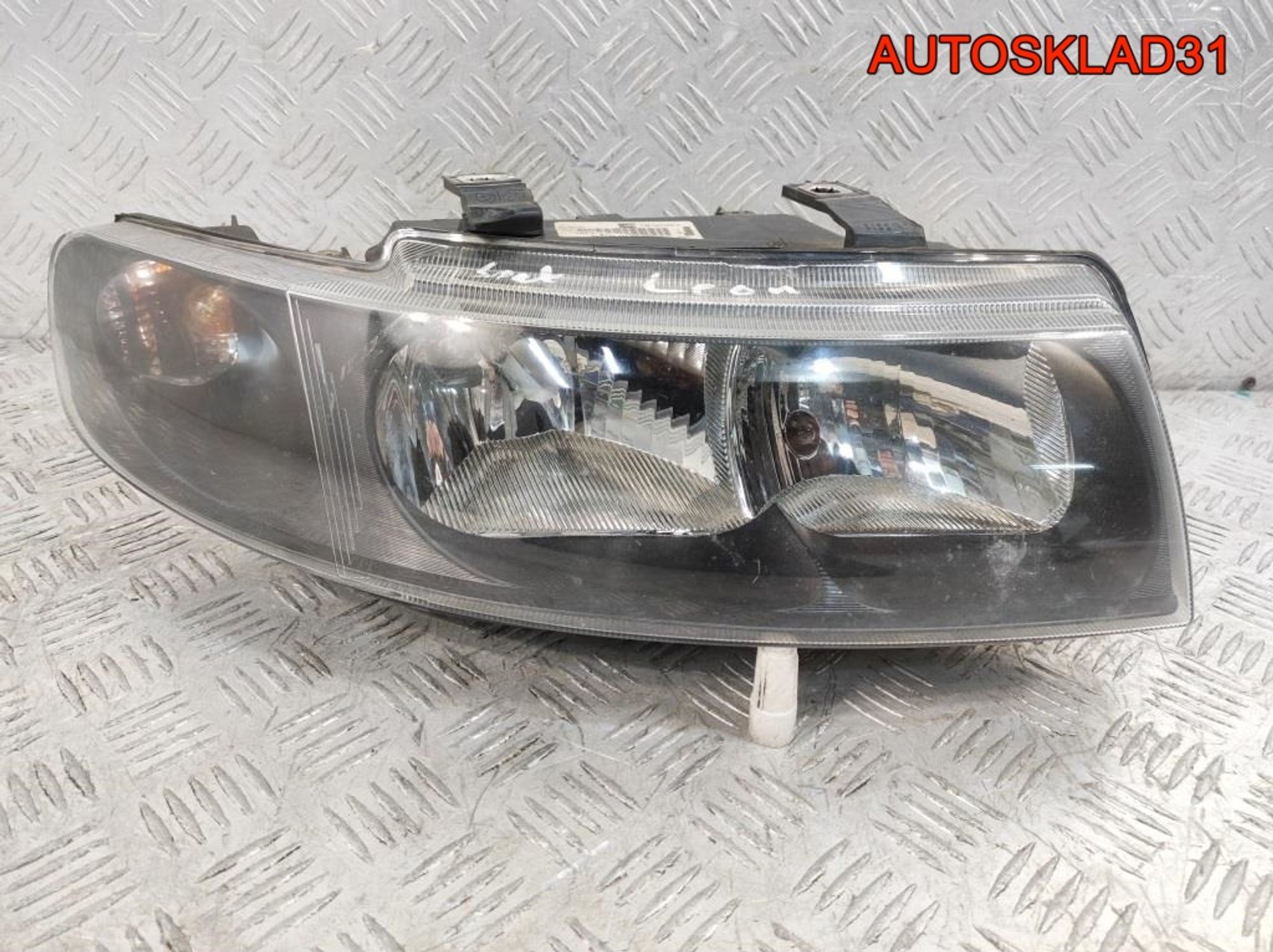 Фара правая Seat Leone 1M1 1M1941002D, 5000 рублей, Дубовое