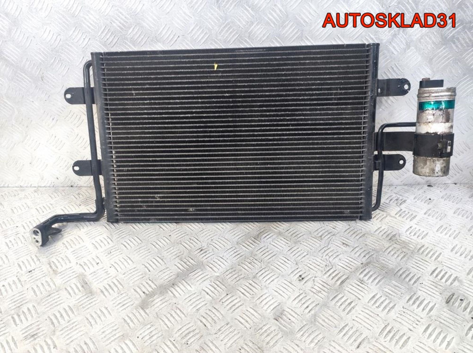 Радиатор кондиционера Volkswagen Golf 4 1J0820411D, 1500 рублей, Дубовое