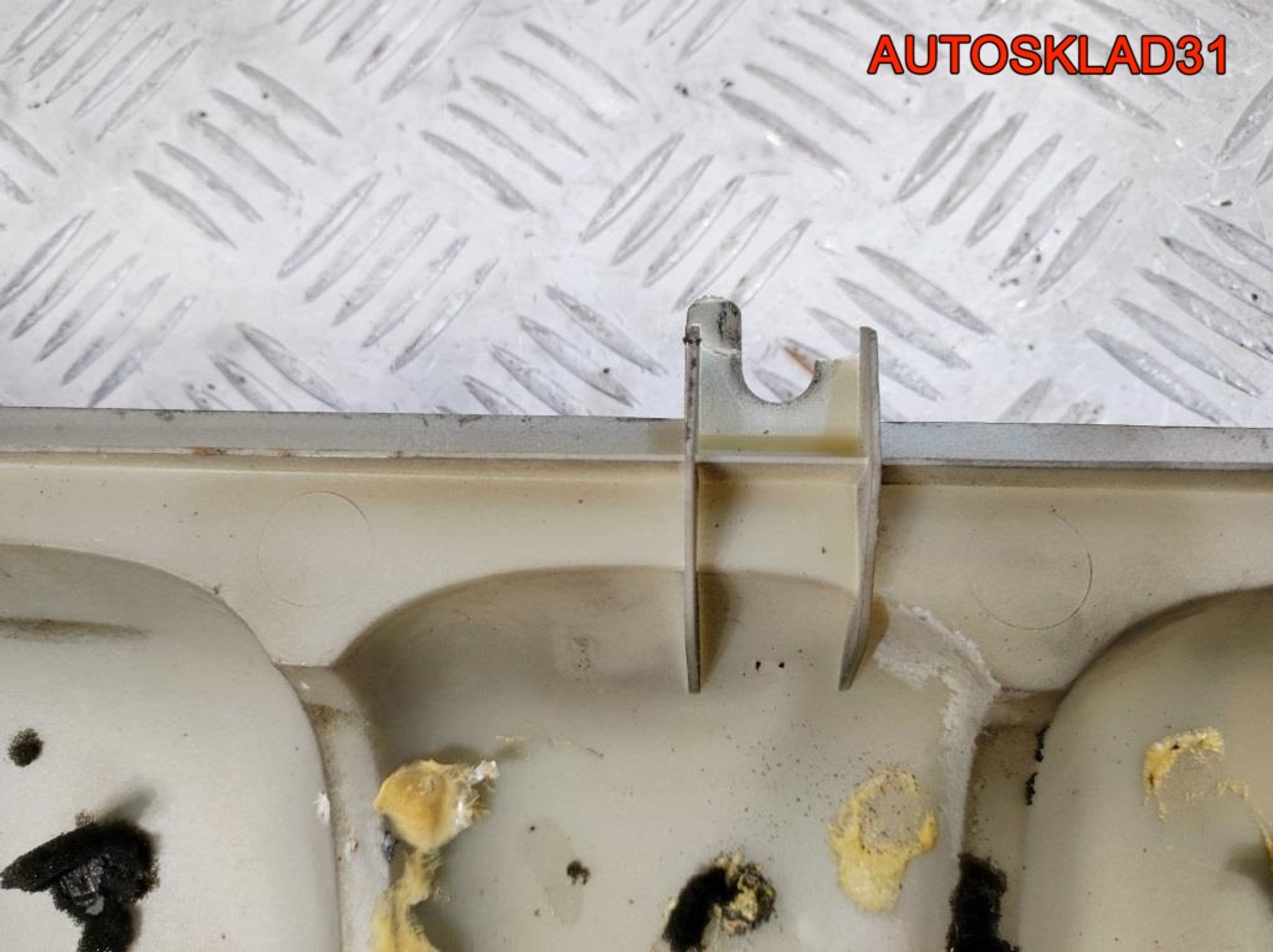 Декоративная крышка двигателя Mercedes W220 A6130100067, 900 рублей, Дубовое