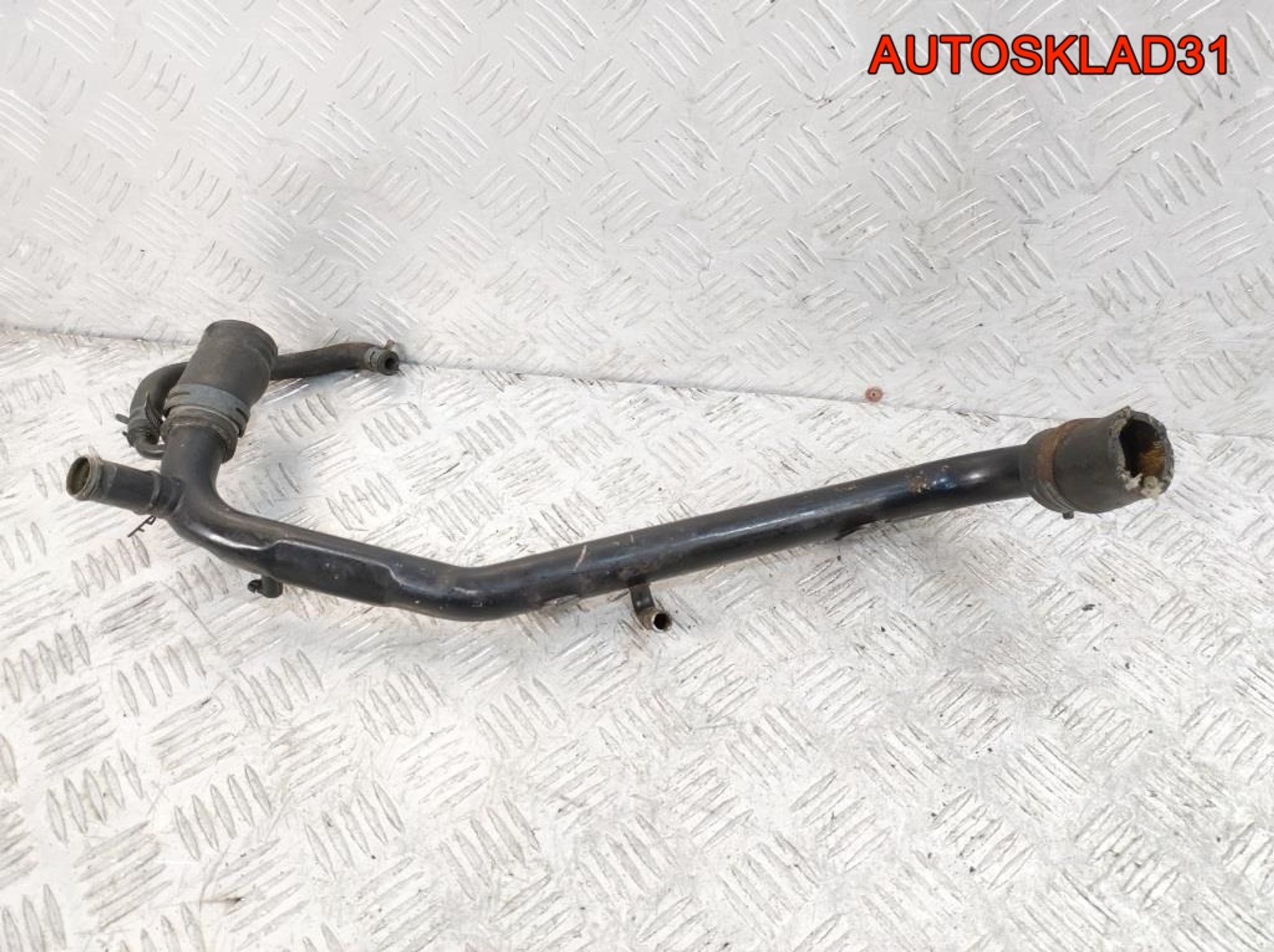 Трубка охлаждающей жидкости VW Passat B5 1,6 AHL Бензин 06B121071, 1000 рублей, Дубовое