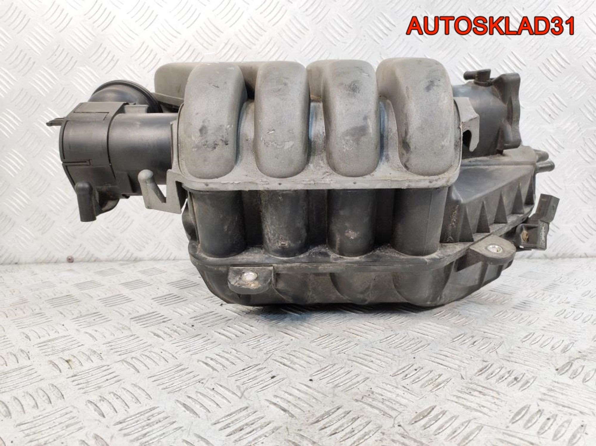 Коллектор впускной Audi A3 8P 2.0 AXW Бензин 06F133210D, 2500 рублей, Дубовое