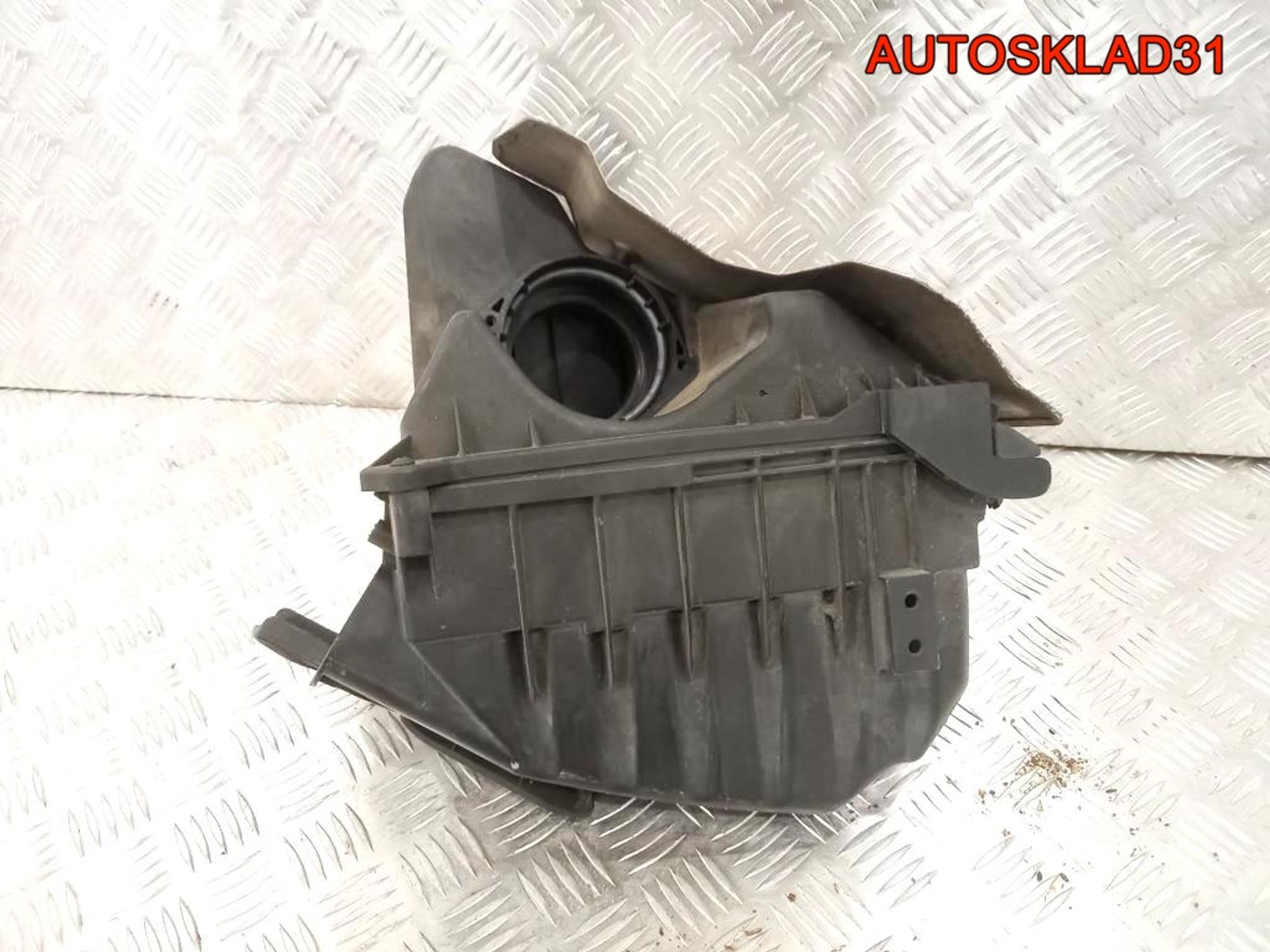 Корпус воздушного фильтра Audi A4 B6 038133837Q, 2700 рублей, Дубовое