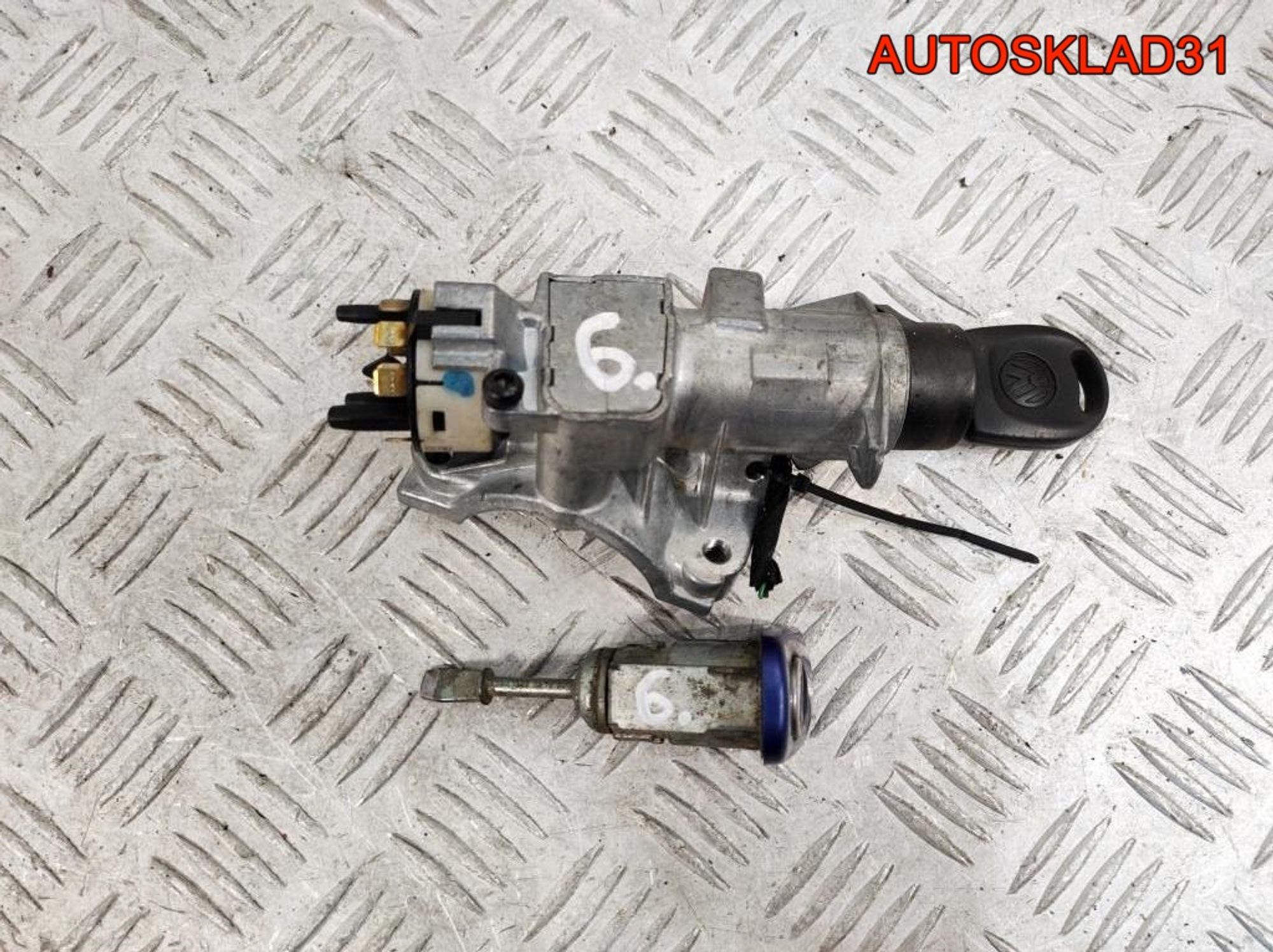 Комплект замок зажигания и личинка с ключом VW Passat B5 4D0905851E, 3600 рублей, Дубовое