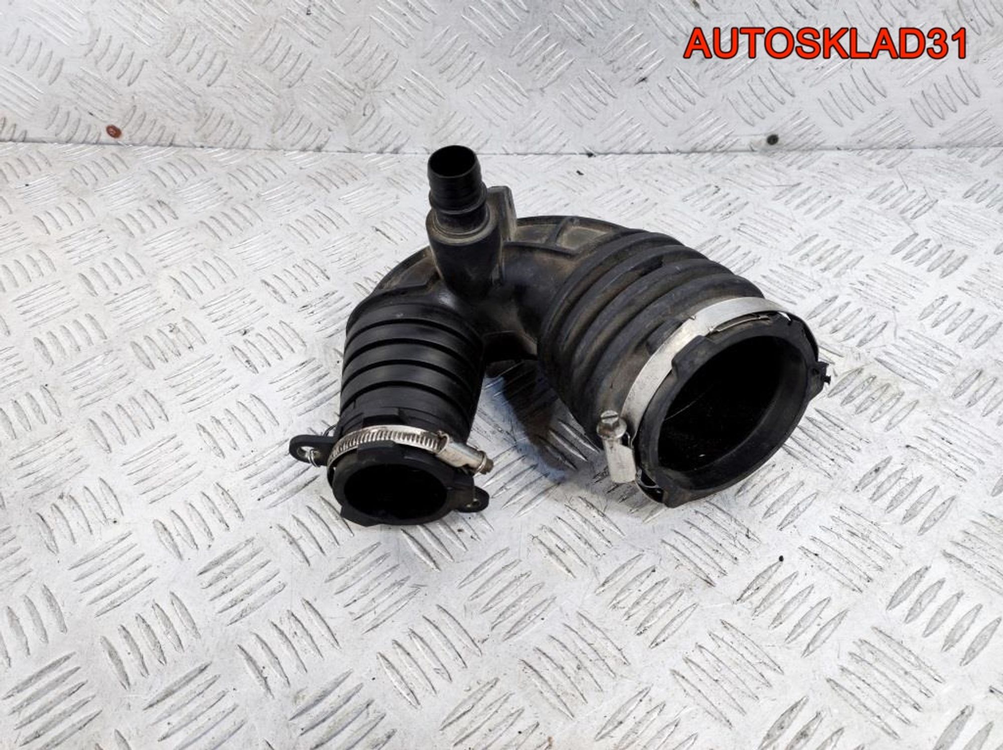 Патрубок воздушного фильтра Audi A6 C6 4F0129615E, 2100 рублей, Дубовое