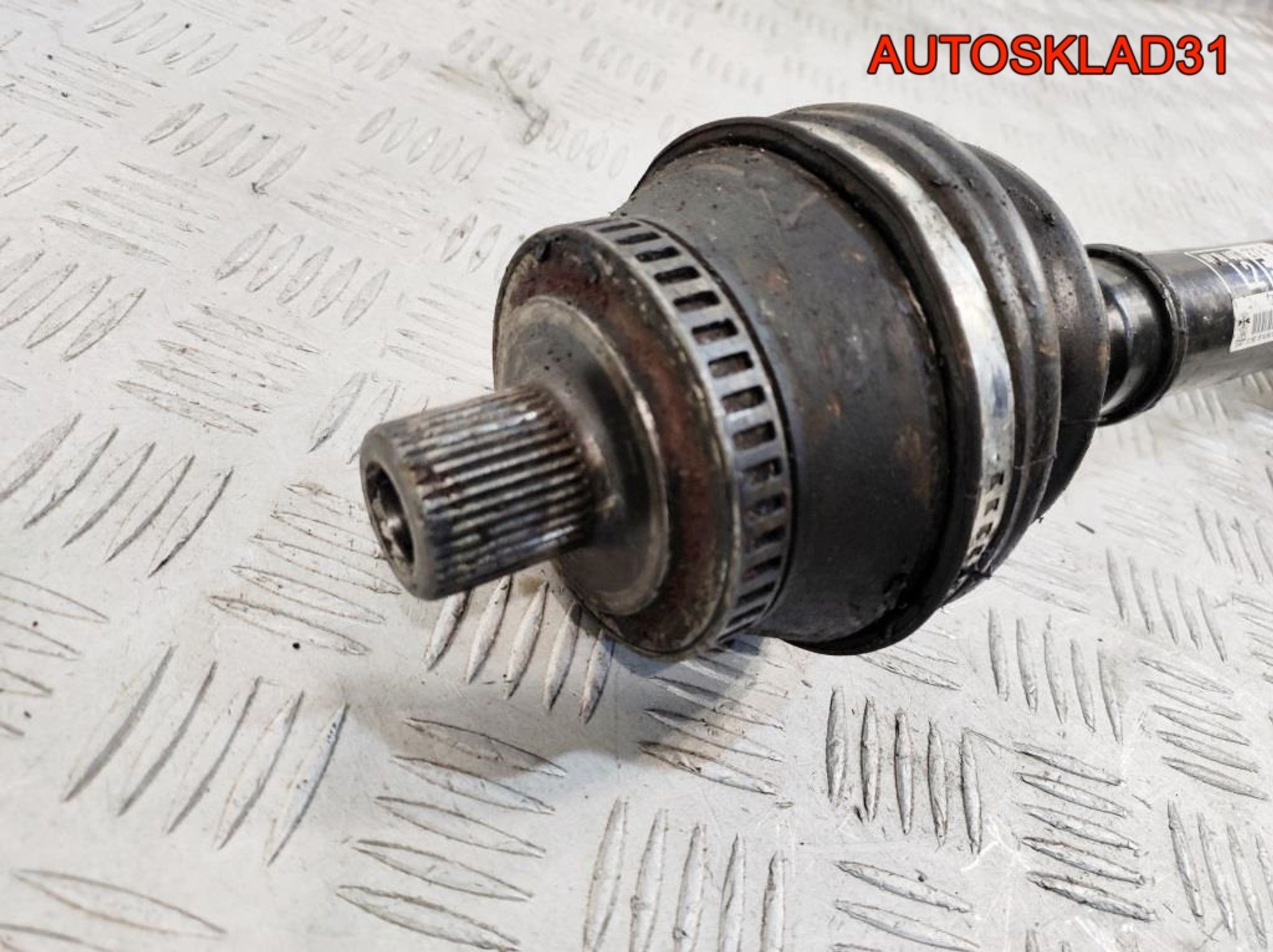 Полуось передняя правая АКПП Audi A6 C5 4B0407272F, 2700 рублей, Дубовое
