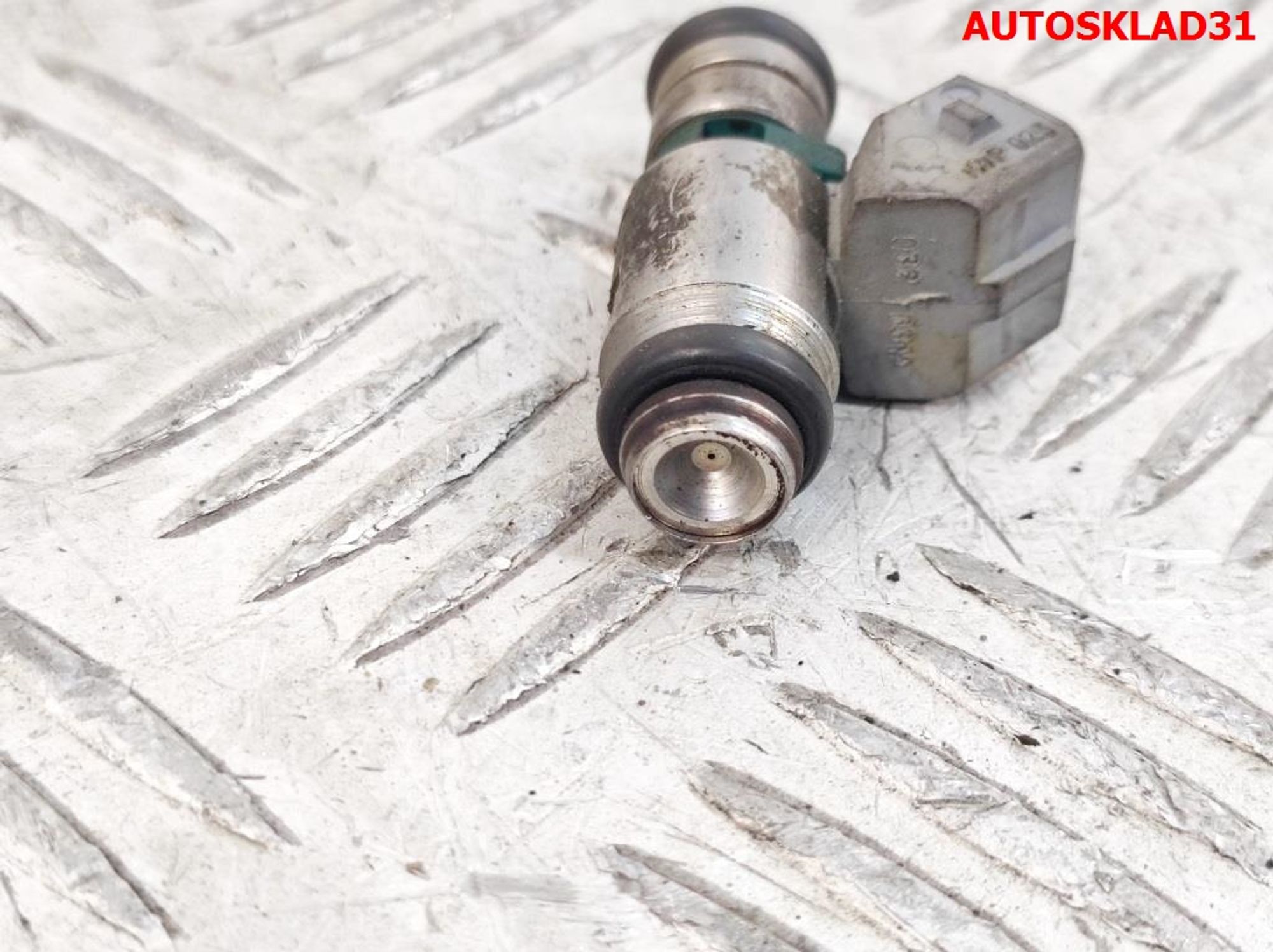 Форсунка топливная Skoda Octavia A4 1,6 AEE 032031A Цена за ОДНУ форсунку, 1000 рублей, Дубовое