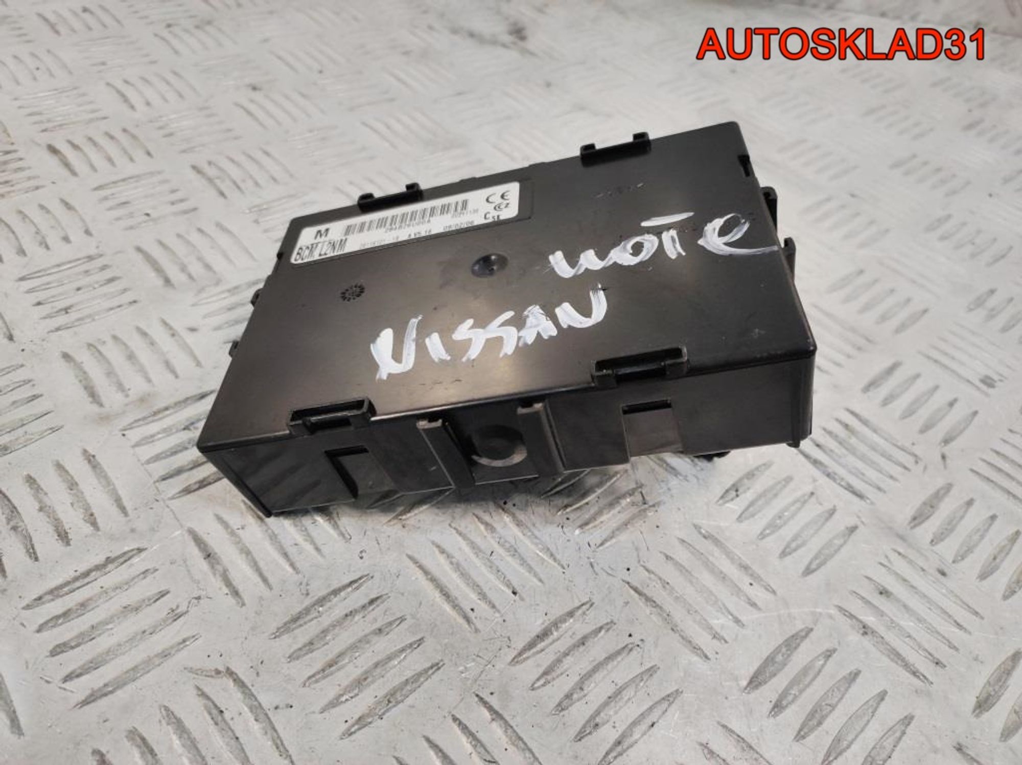 Блок комфорта Nissan Note E11 284B29U00A, 1400 рублей, Дубовое