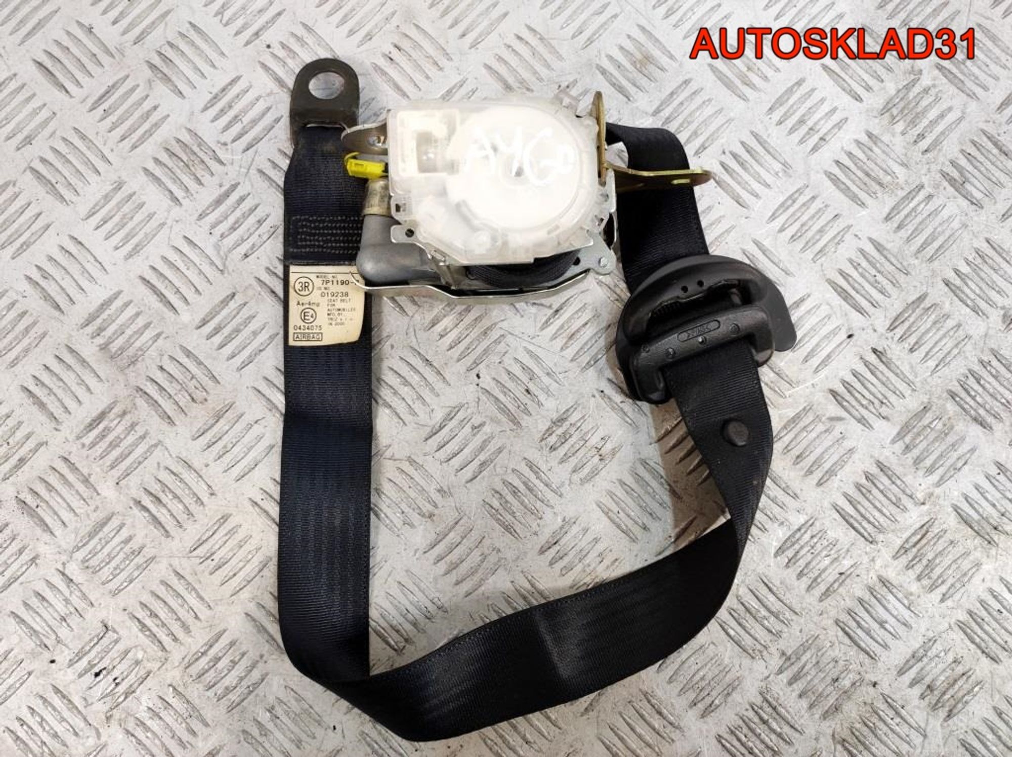 Ремень безопасности передний правый Toyota Aygo 7P1190P, 2500 рублей, Дубовое