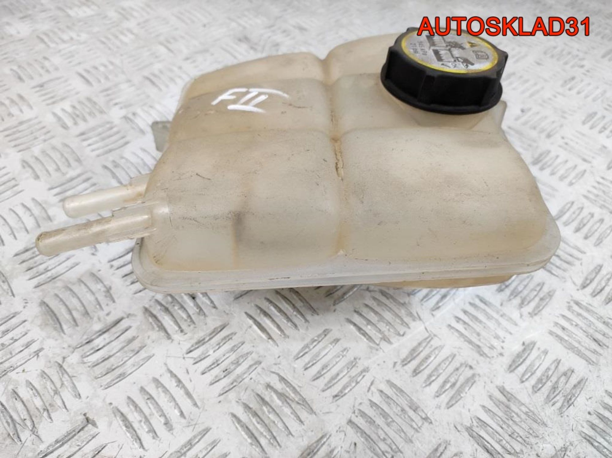 Бачок расширительный Ford Focus 2 3M5H8K218AH, 2000 рублей, Дубовое