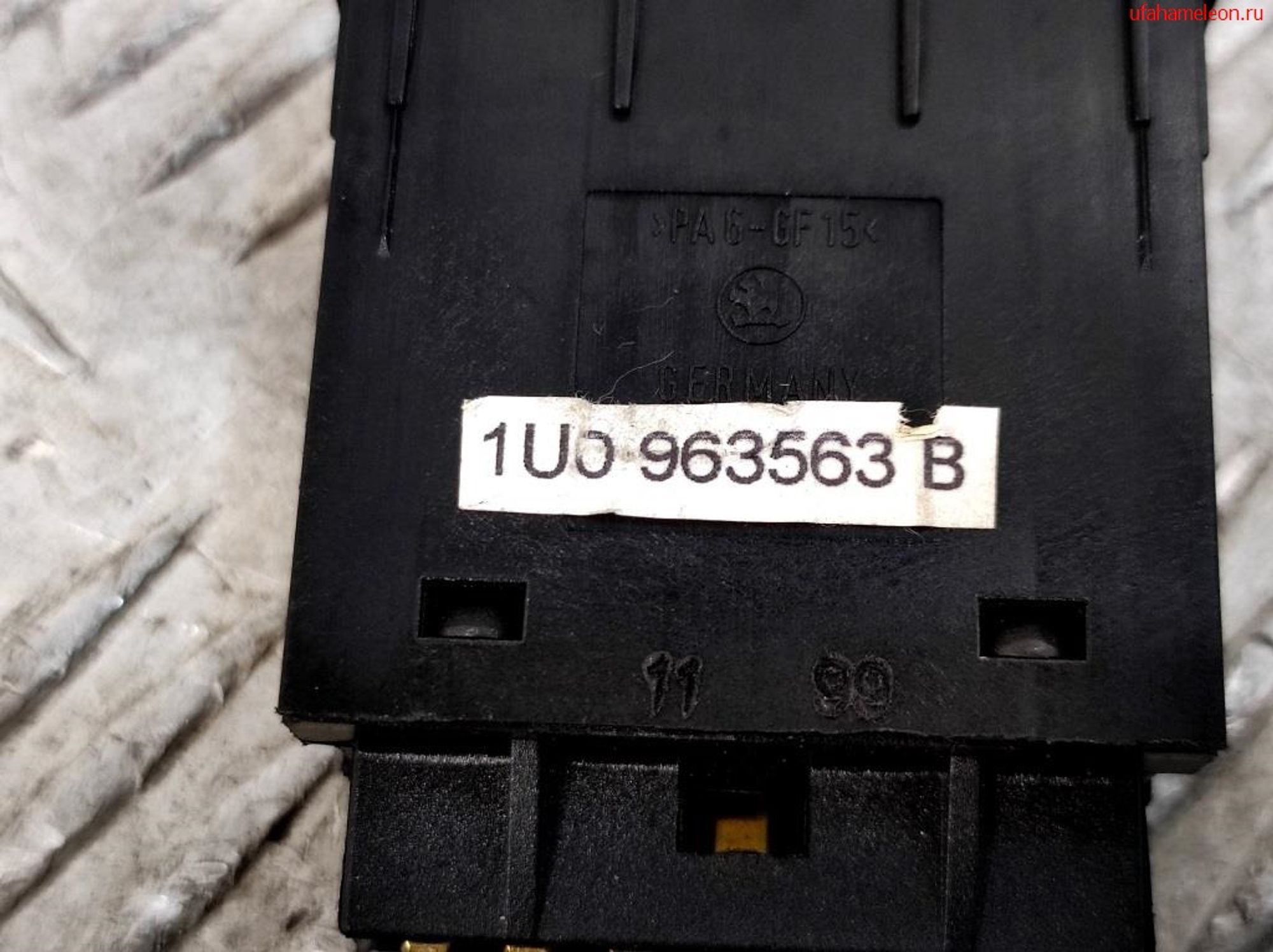 Кнопка обогрева сидений Skoda Octavia A4 1U0963563B, 3000 рублей, Дубовое