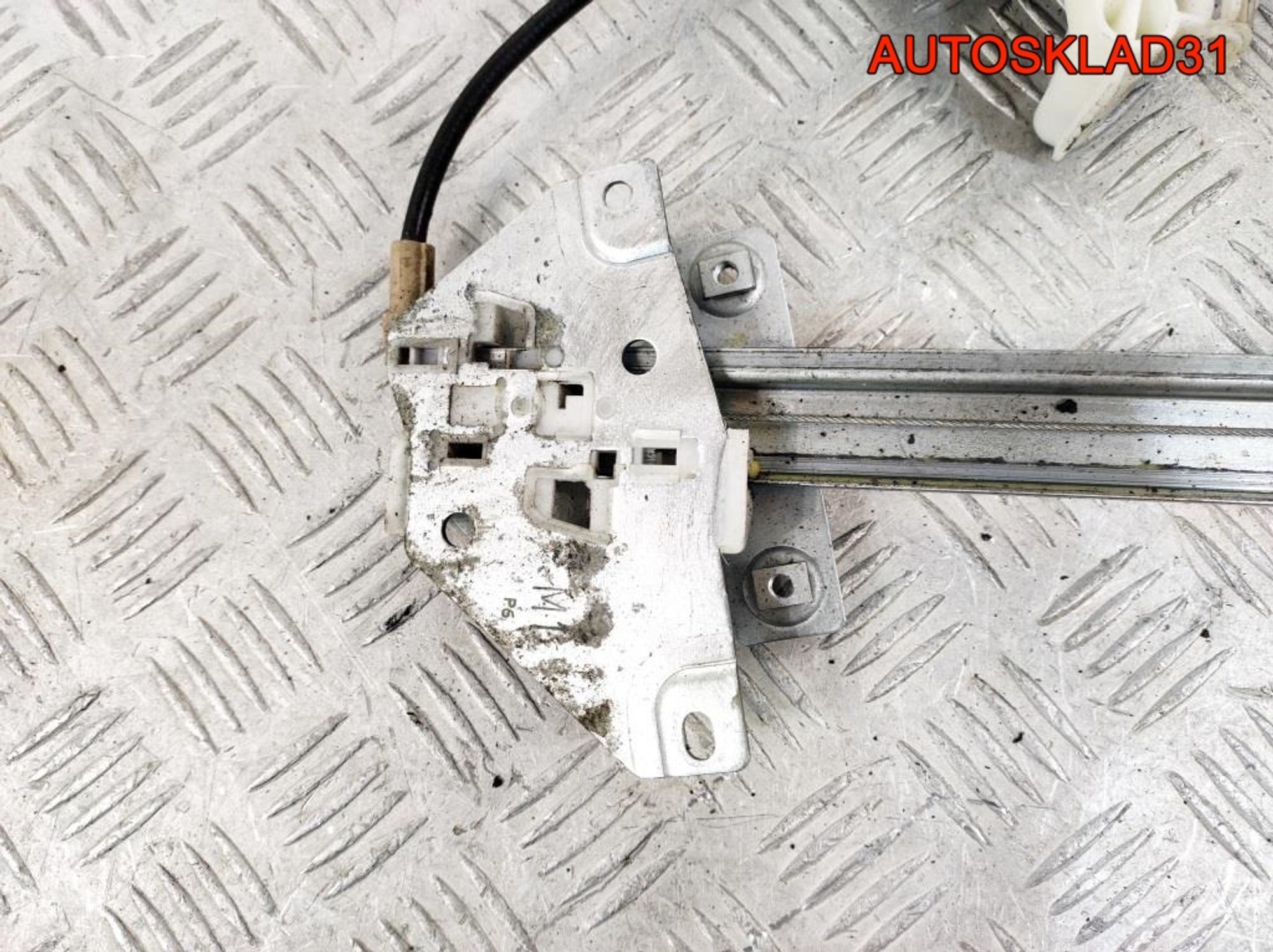 Стеклоподъемник перед левый Mitsubishi Carisma DA, 2300 рублей, Дубовое