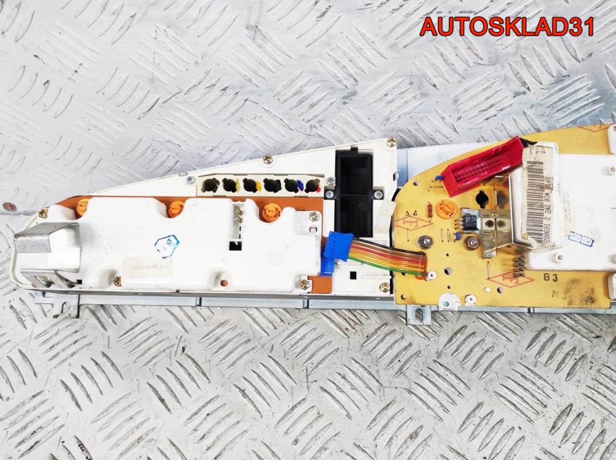 Панель приборов Audi 100 C4 4A1919033P Бензин, 16200 рублей, Дубовое