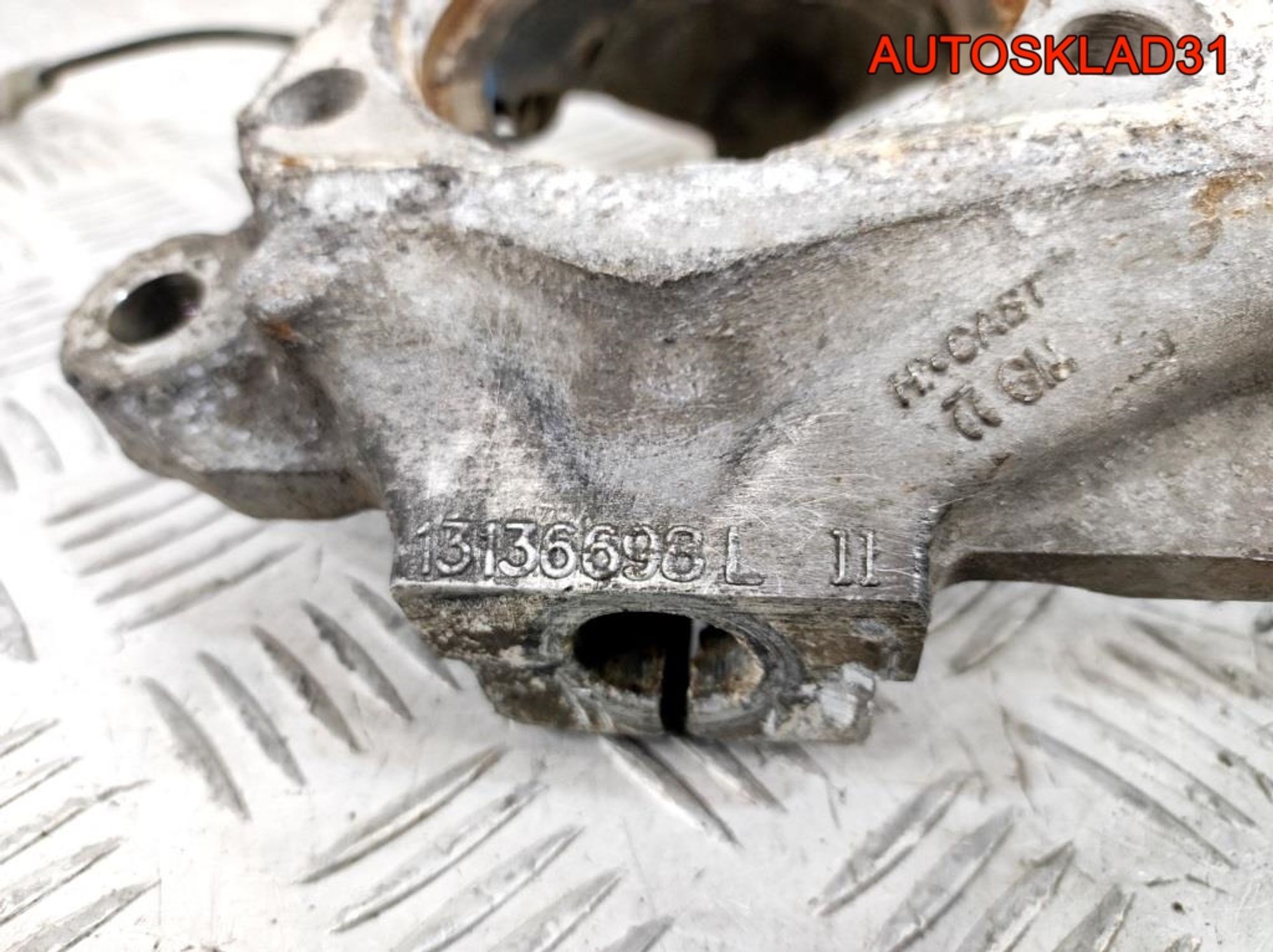 Кулак поворотный передний левый Opel Vectra C 13136698, 5000 рублей, Дубовое