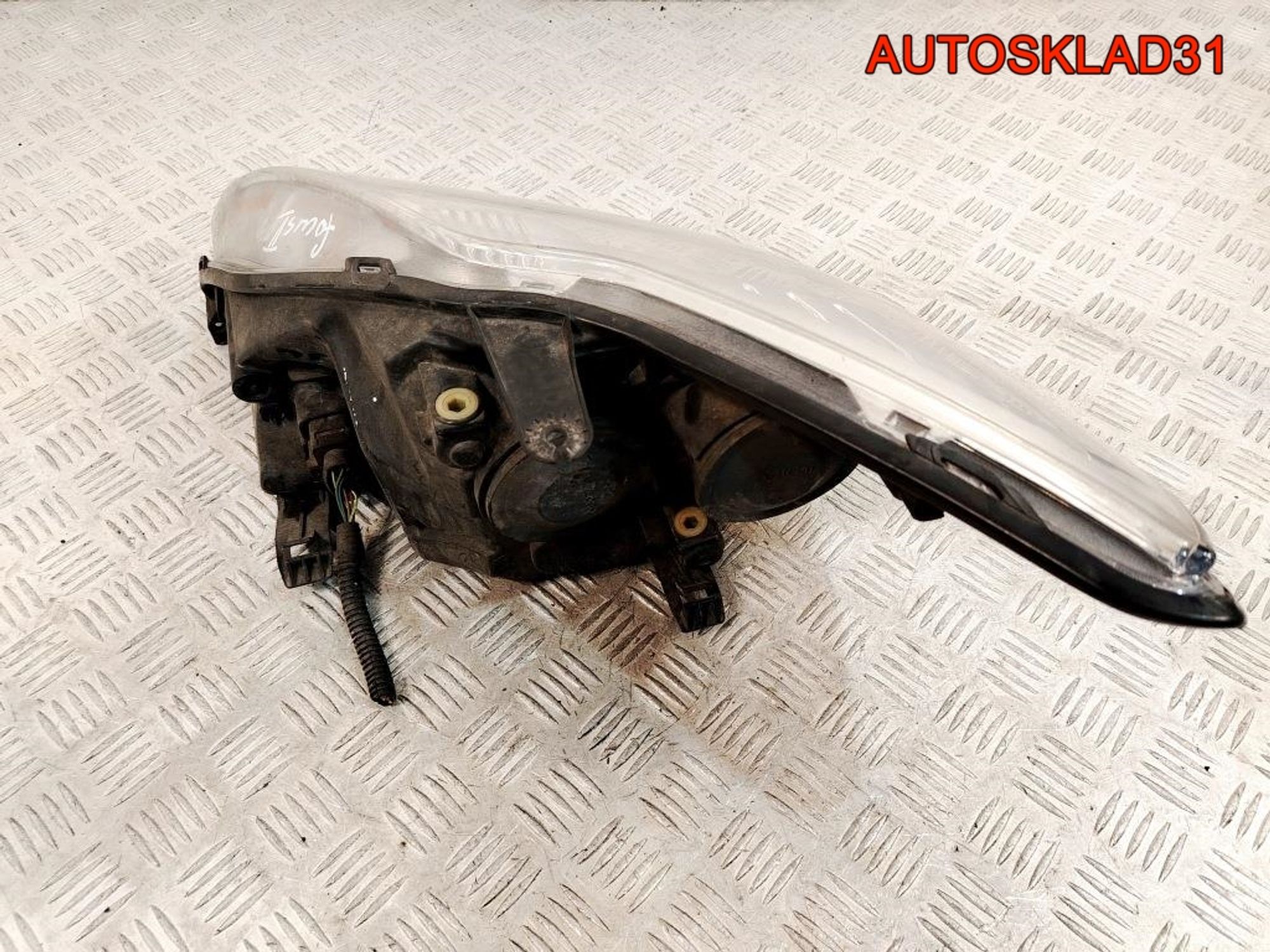 Фара правая Ford Focus 2 Рестайлинг 8M5113W029AD, 14000 рублей, Дубовое