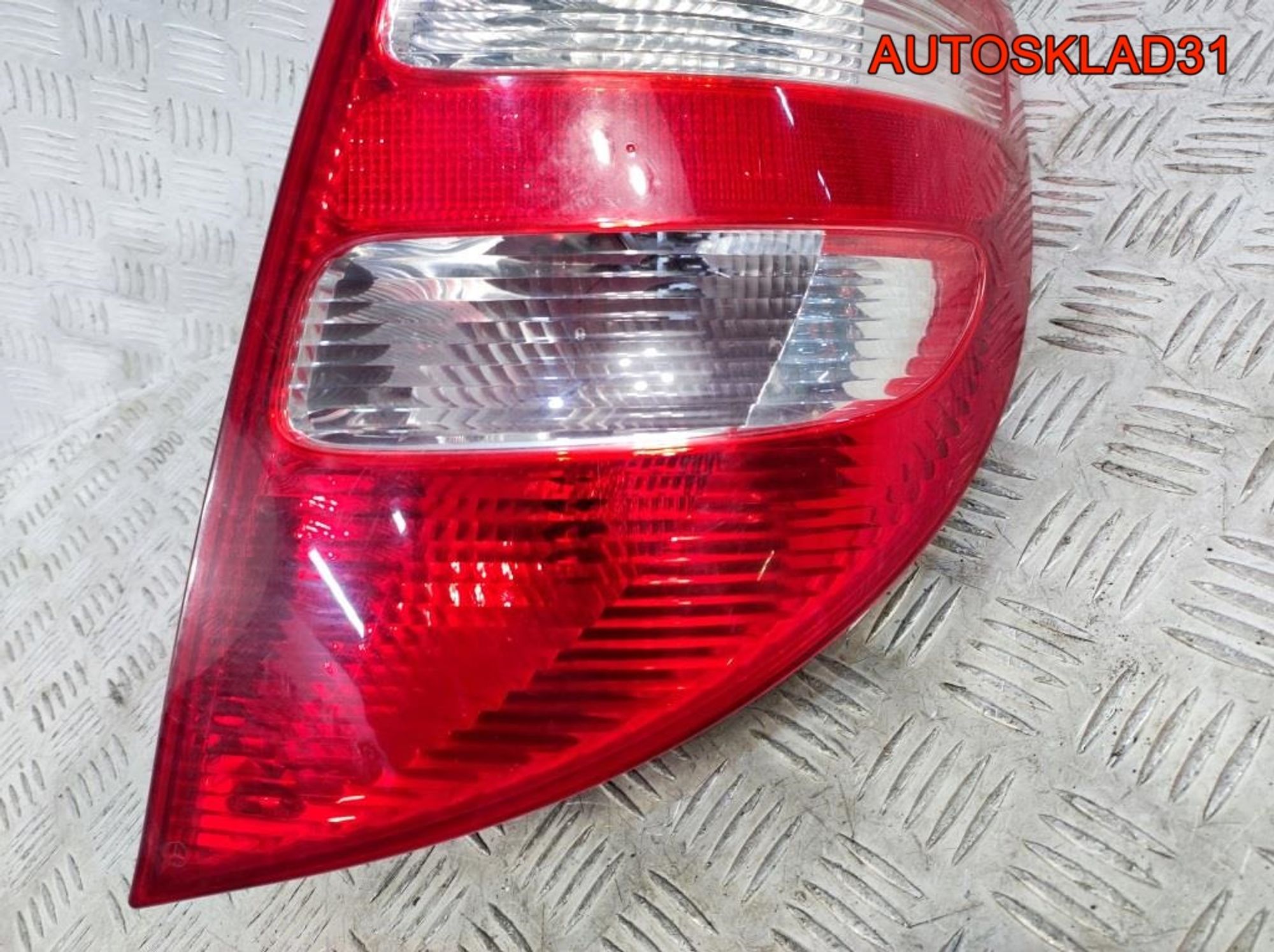 Фонарь задний правый Mercedes W169 A1698200464, 1700 рублей, Дубовое