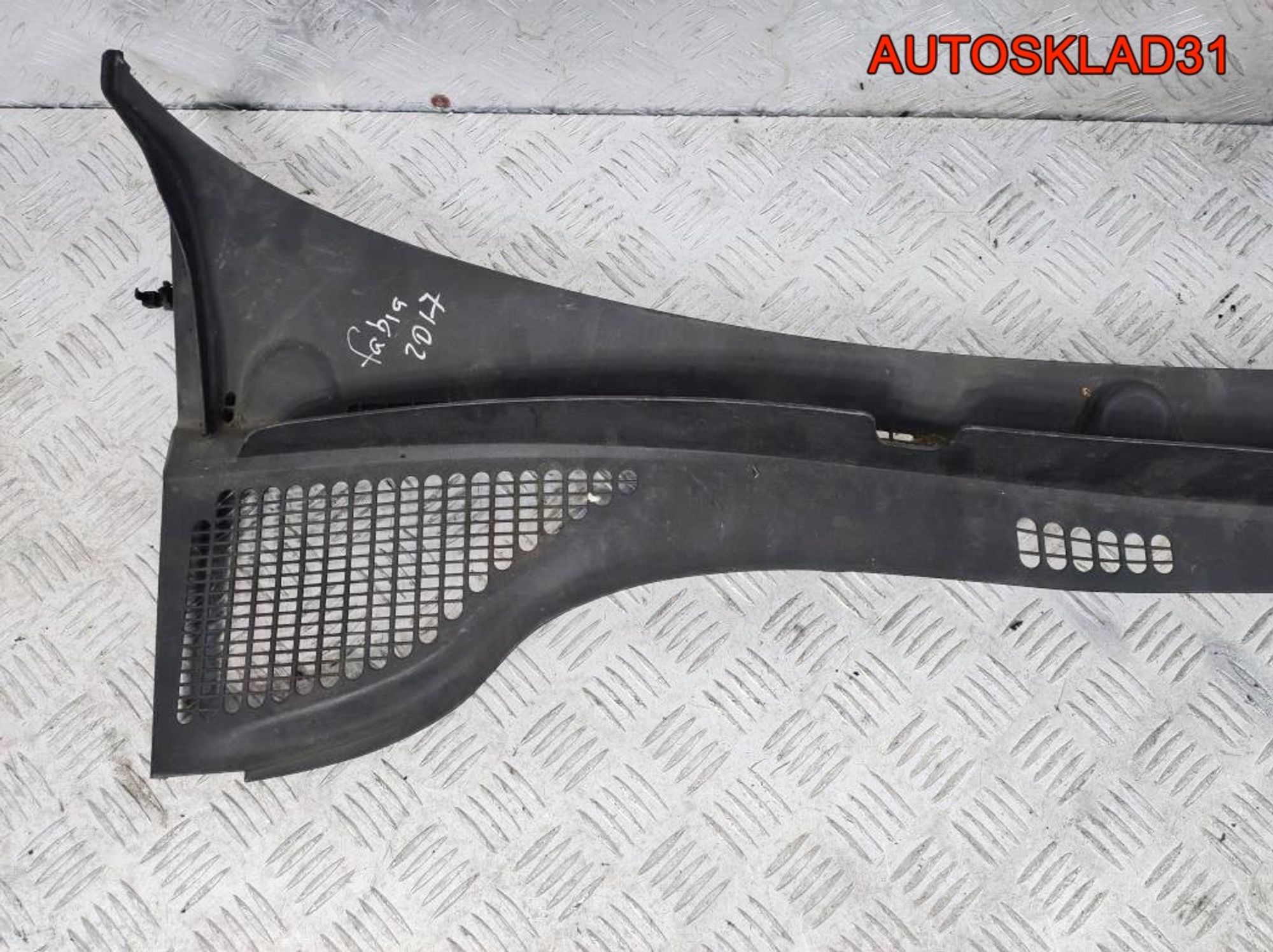 Решетка стеклоочистителя Skoda Fabia 3 6V1819416, 6500 рублей, Дубовое