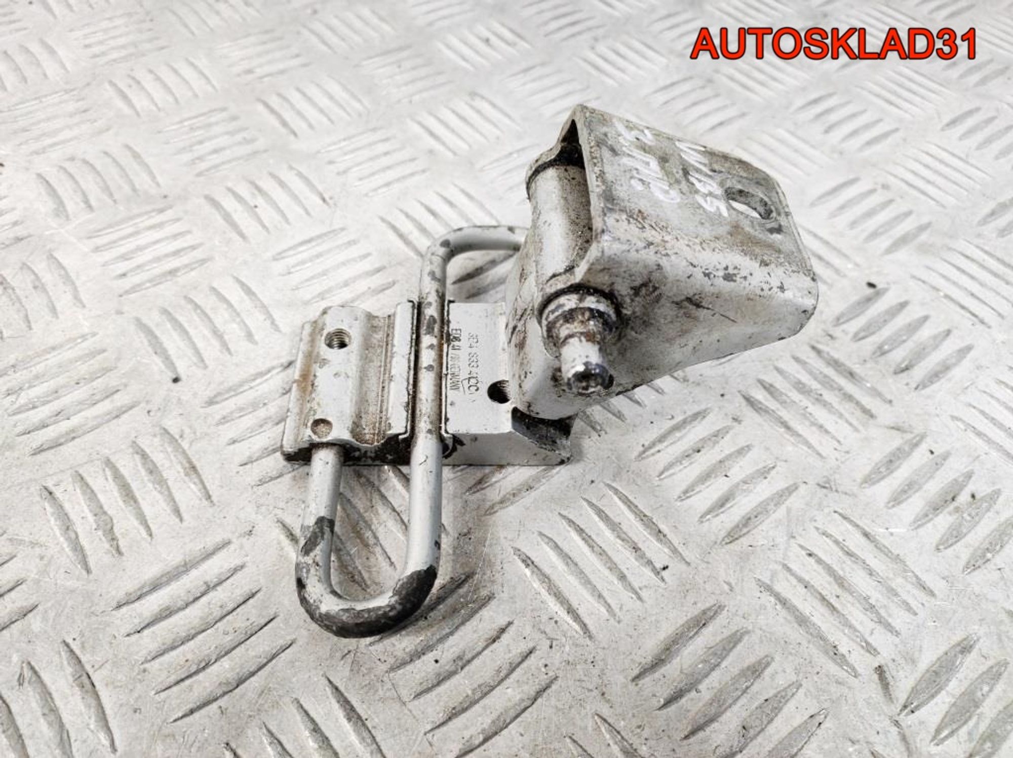 Петля двери задняя правая нижняя VW Passat B5, 700 рублей, Дубовое