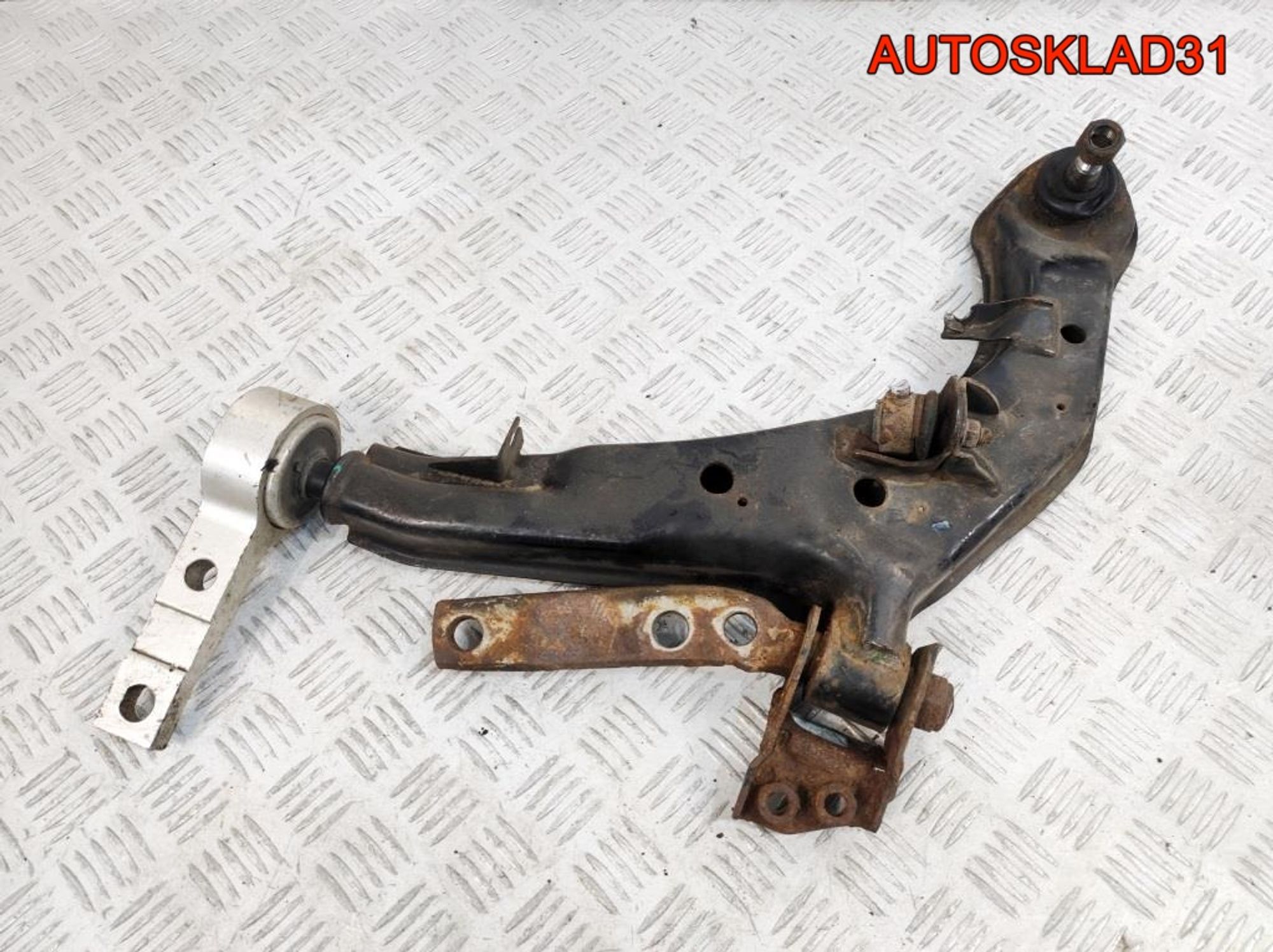 Рычаг передний нижний левый Nissan Primera P12 54501AV600, 1300 рублей, Дубовое