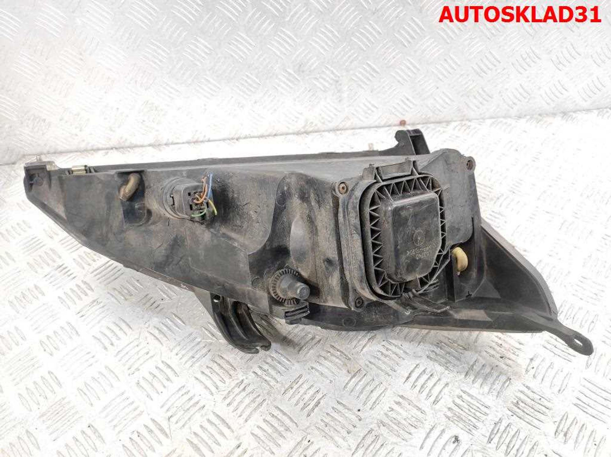 Фара левая Ford Focus 1 3S4Z13008AB Дорест, 4000 рублей, Дубовое