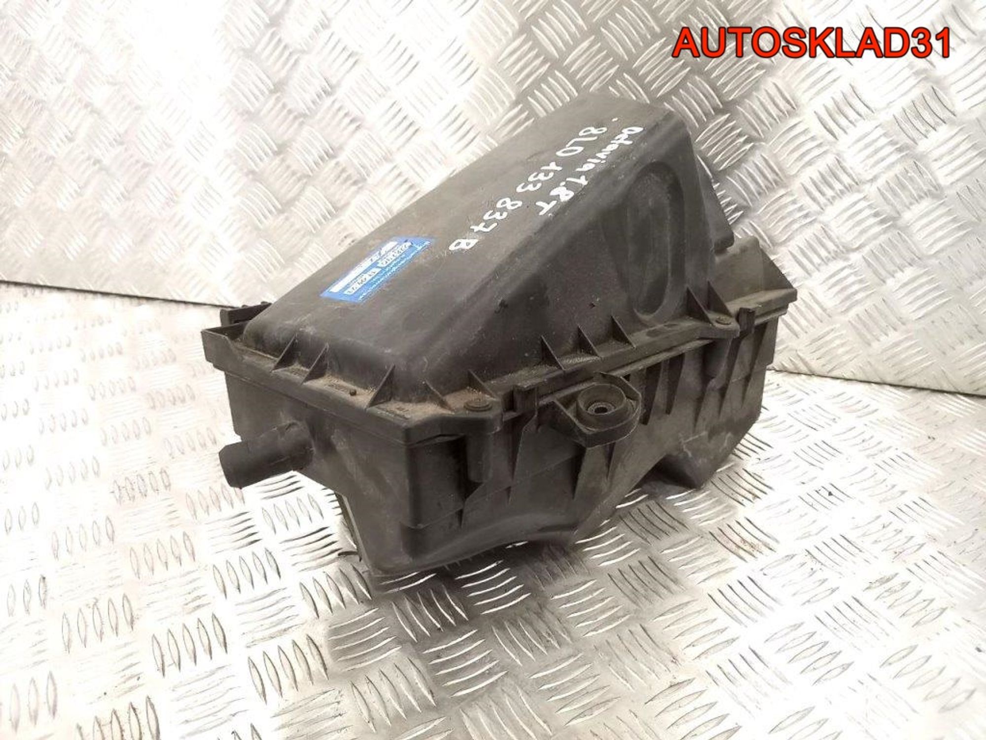Корпус воздушного фильтра Audi A3 8L1 8L0133837B, 1800 рублей, Дубовое